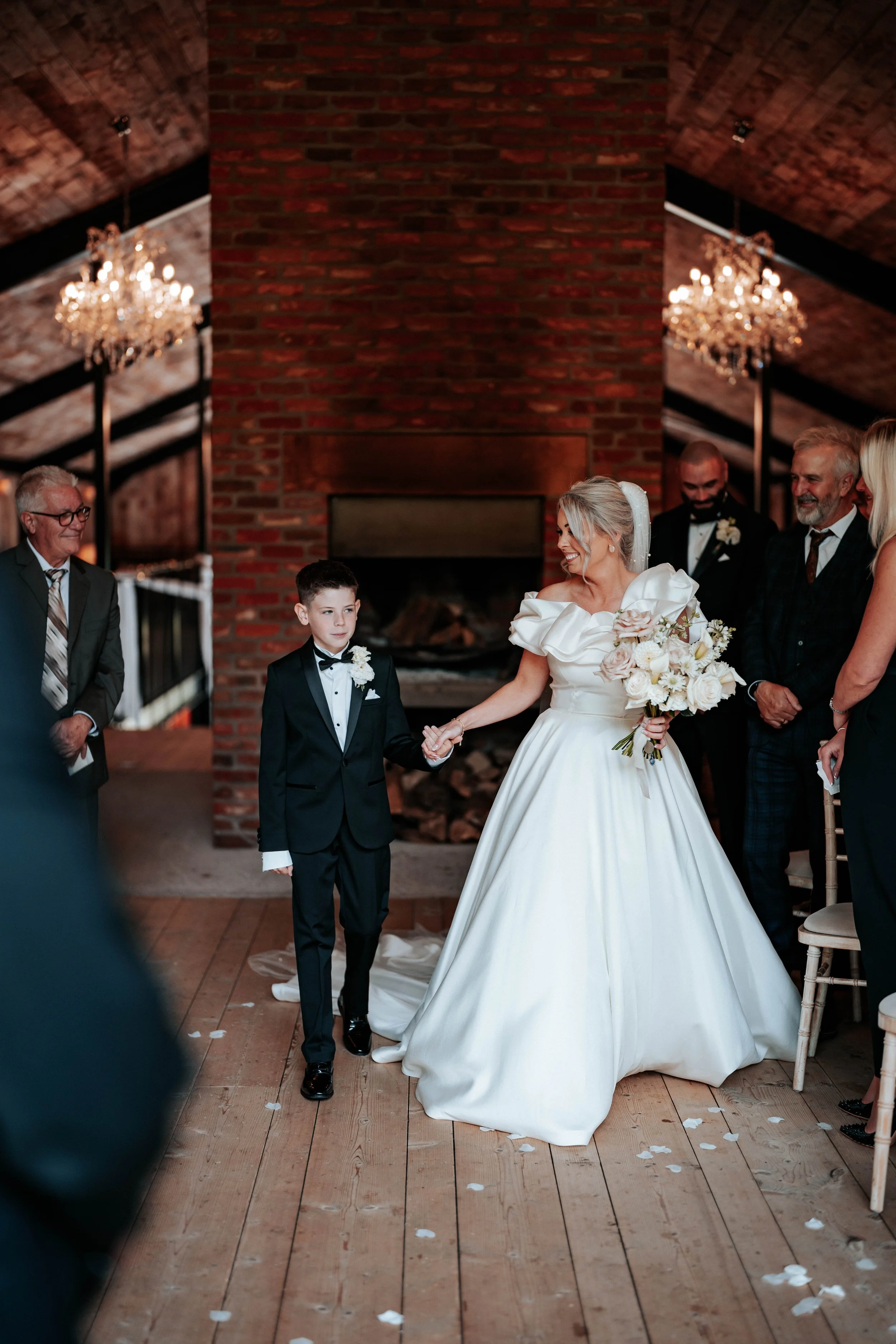 Daryl & Jamie-Emma -- Hidden River Barn-94.jpg