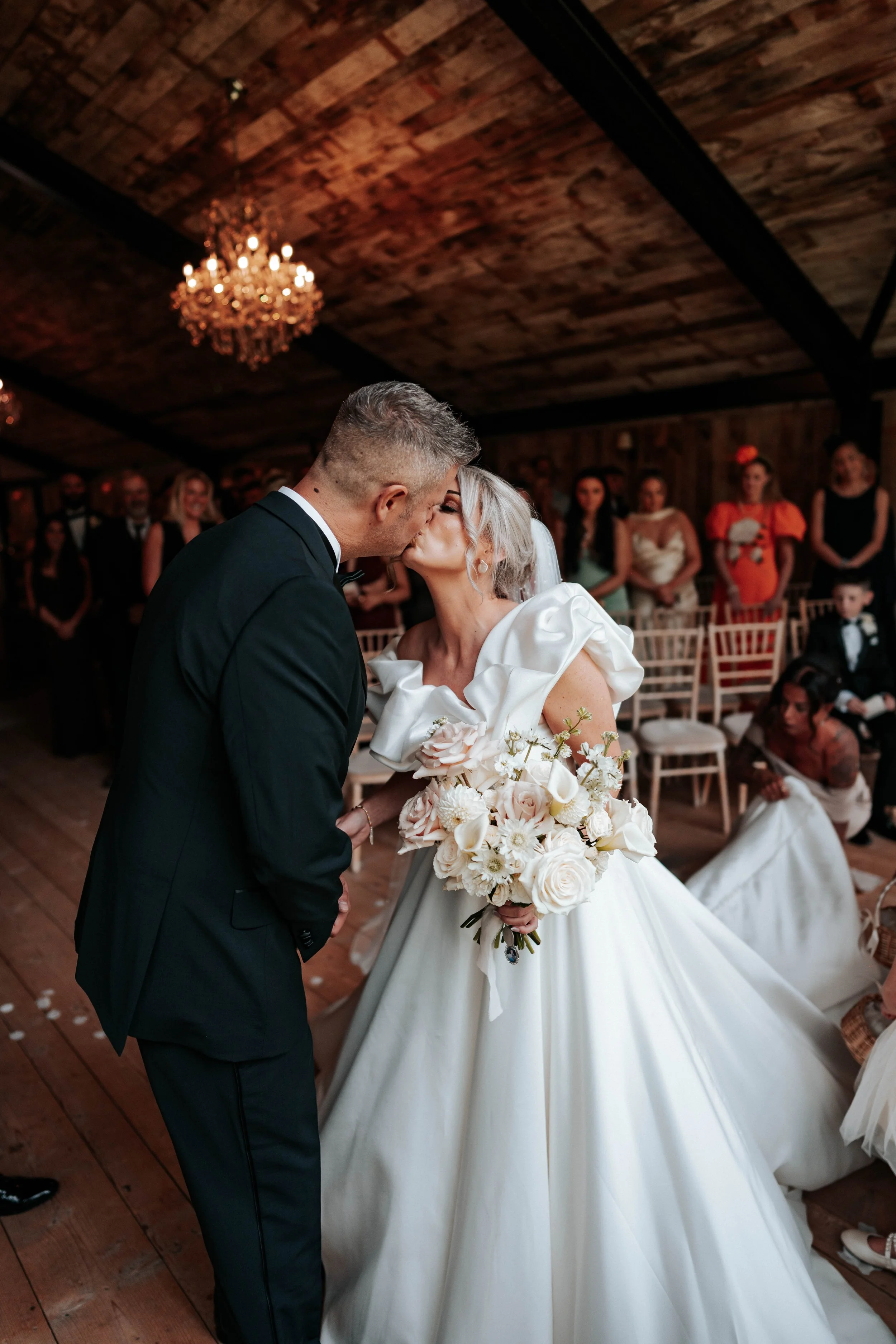 Daryl & Jamie-Emma -- Hidden River Barn-96.jpg