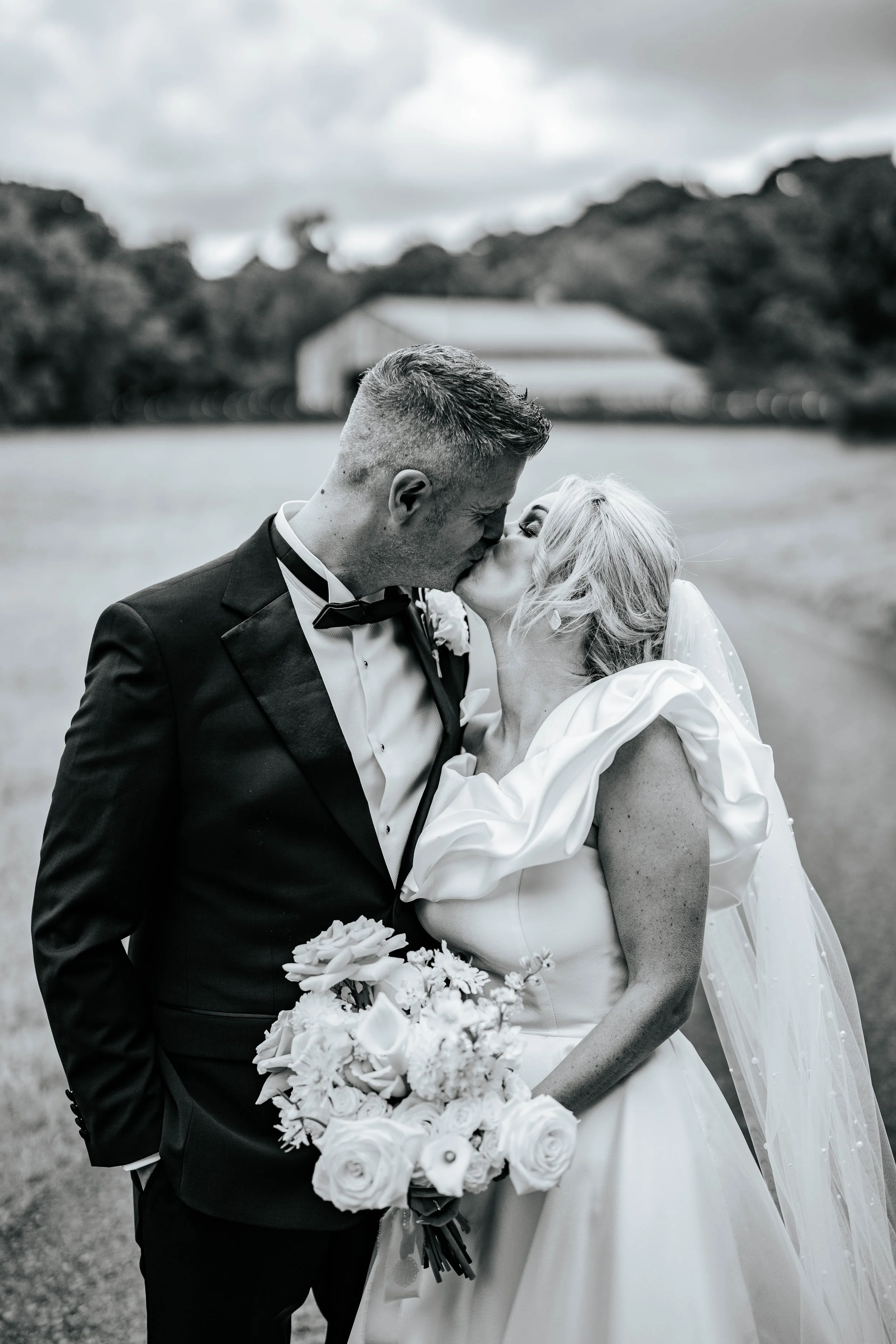 Daryl & Jamie-Emma -- Hidden River Barn-171.jpg