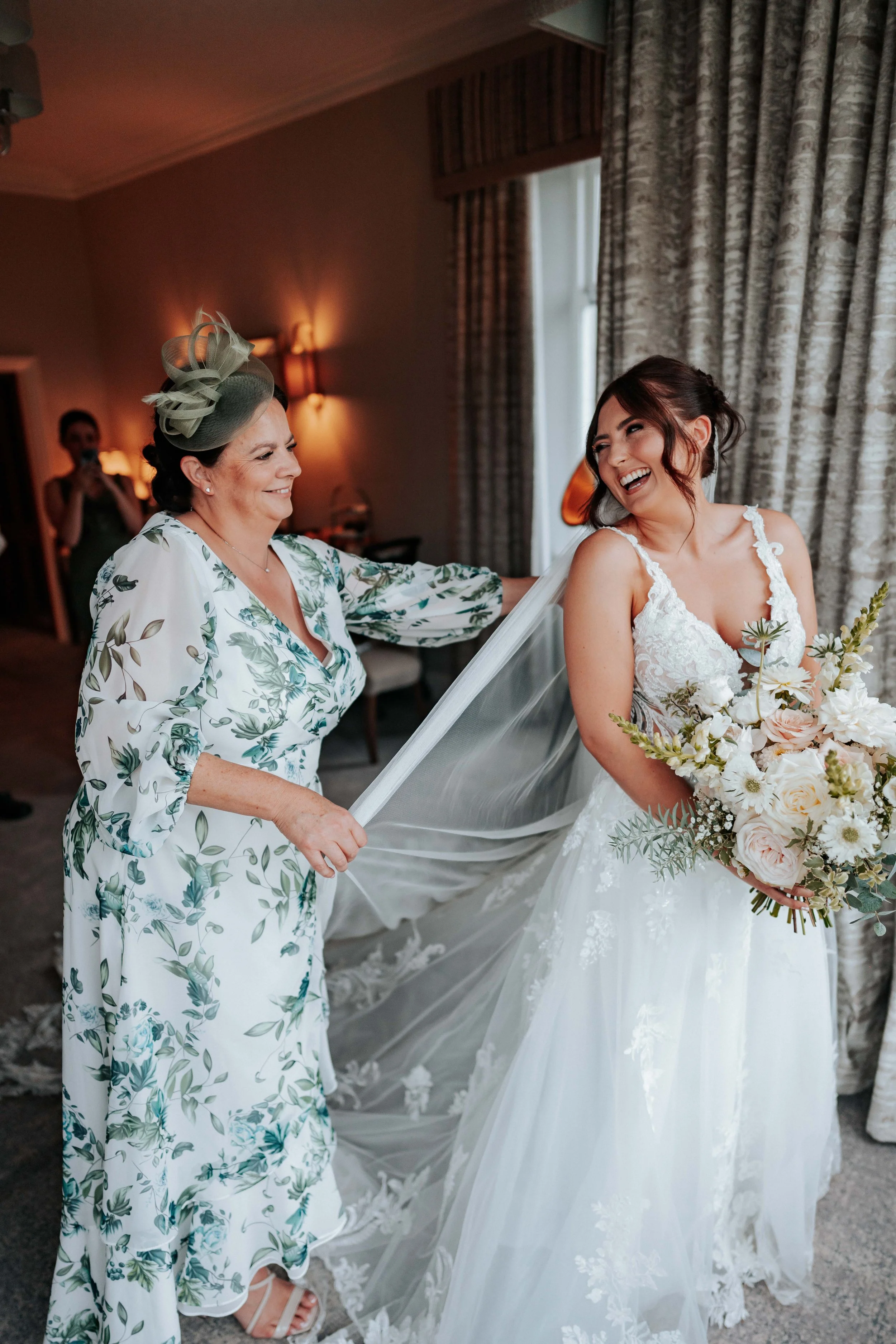 Declan & Nicole -- Inn On The Lake-82.jpg