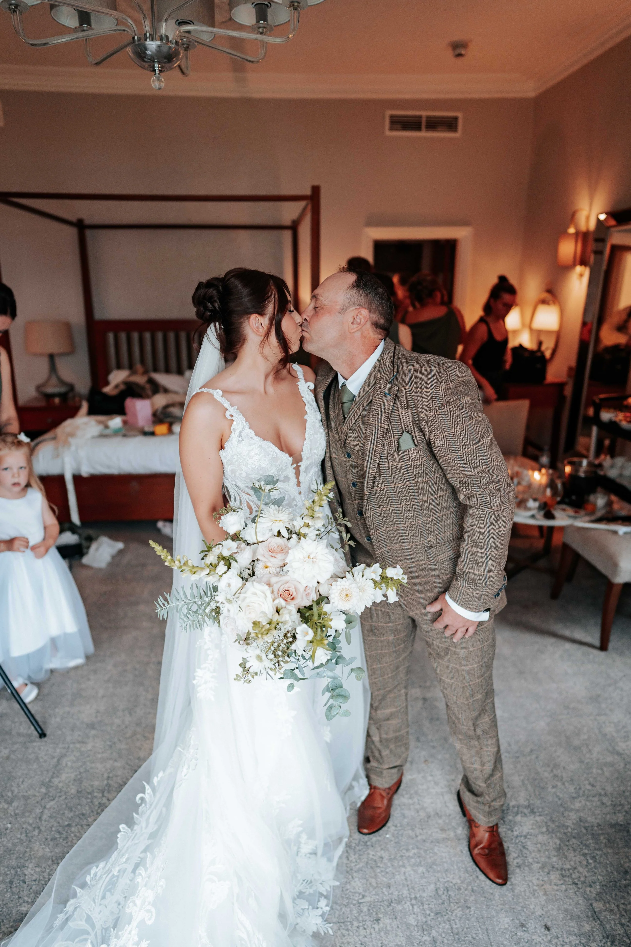 Declan & Nicole -- Inn On The Lake-96.jpg