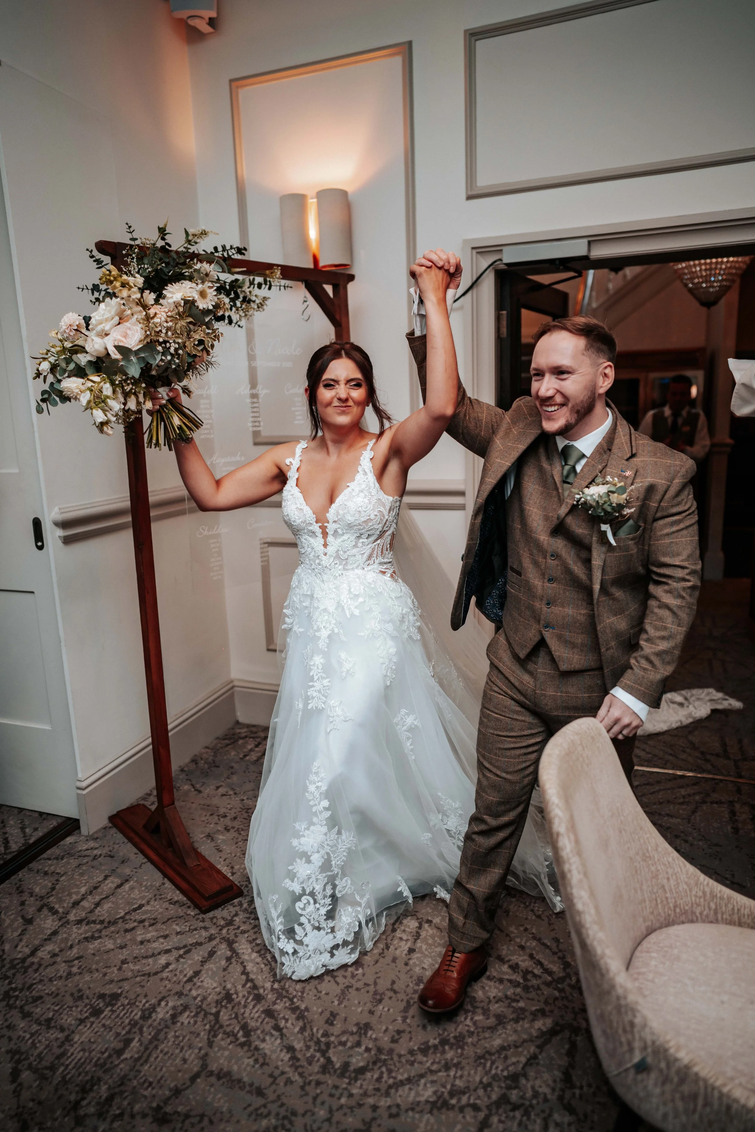 Declan & Nicole -- Inn On The Lake-251.jpg