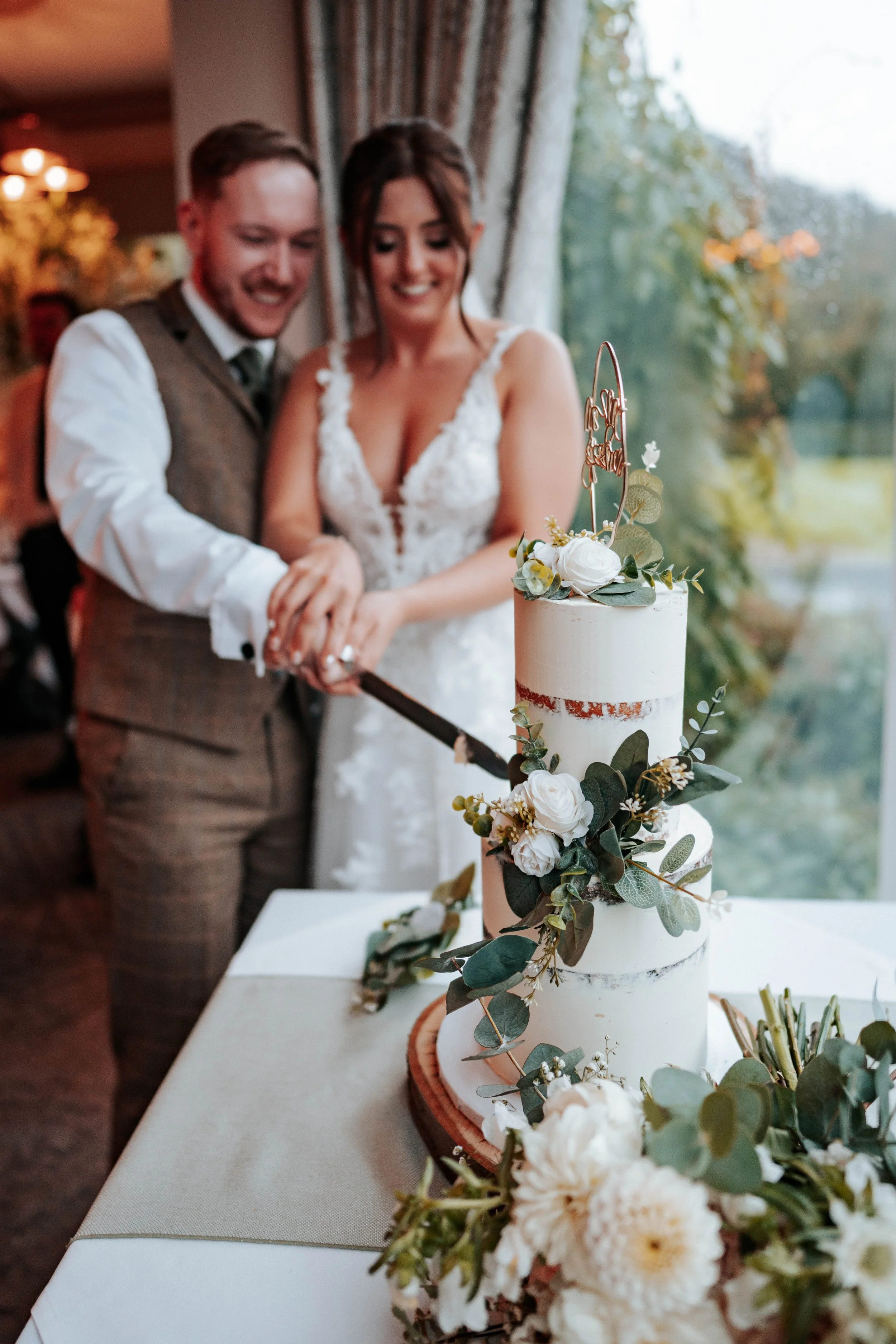 Declan & Nicole -- Inn On The Lake-263.jpg