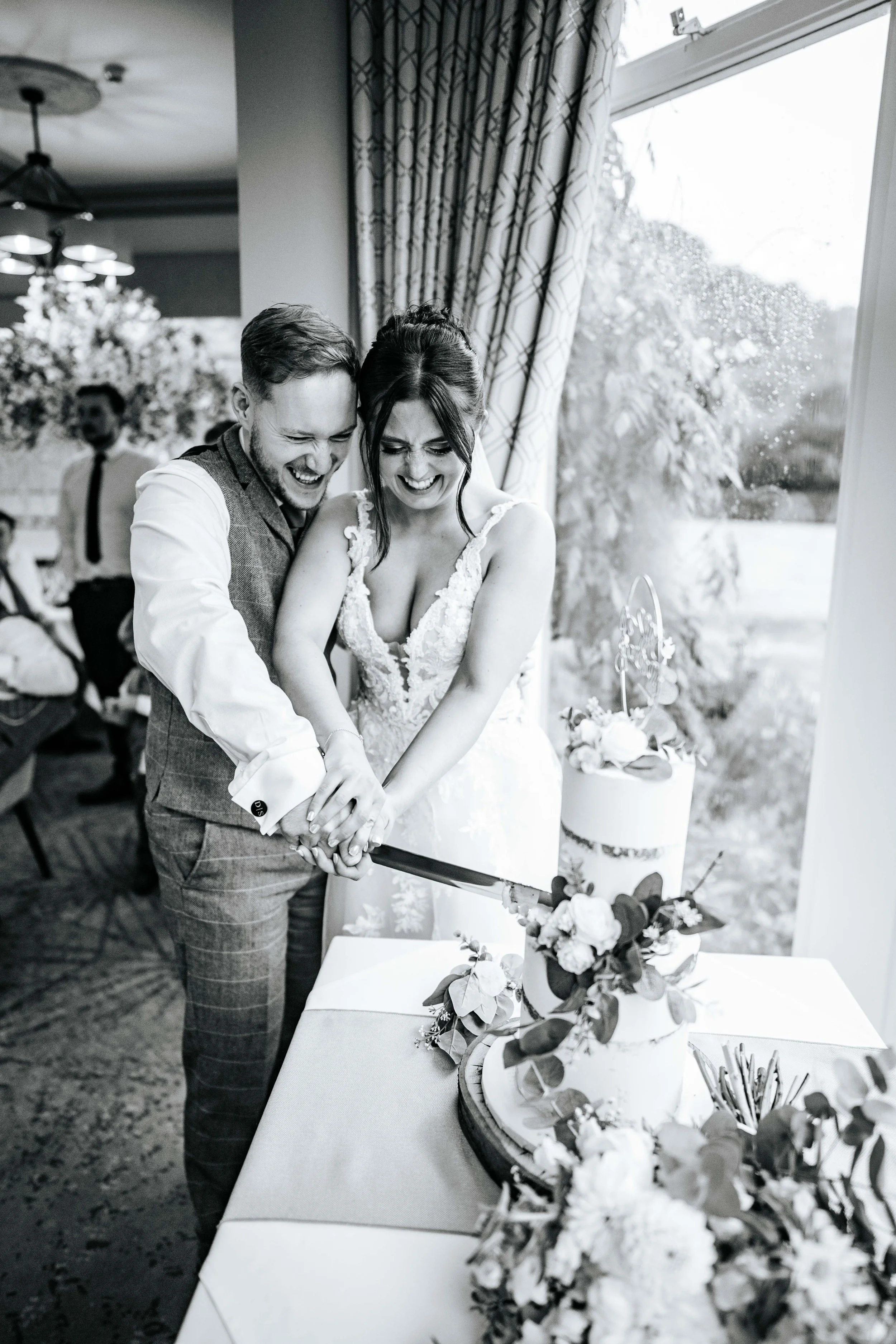 Declan & Nicole -- Inn On The Lake-264.jpg