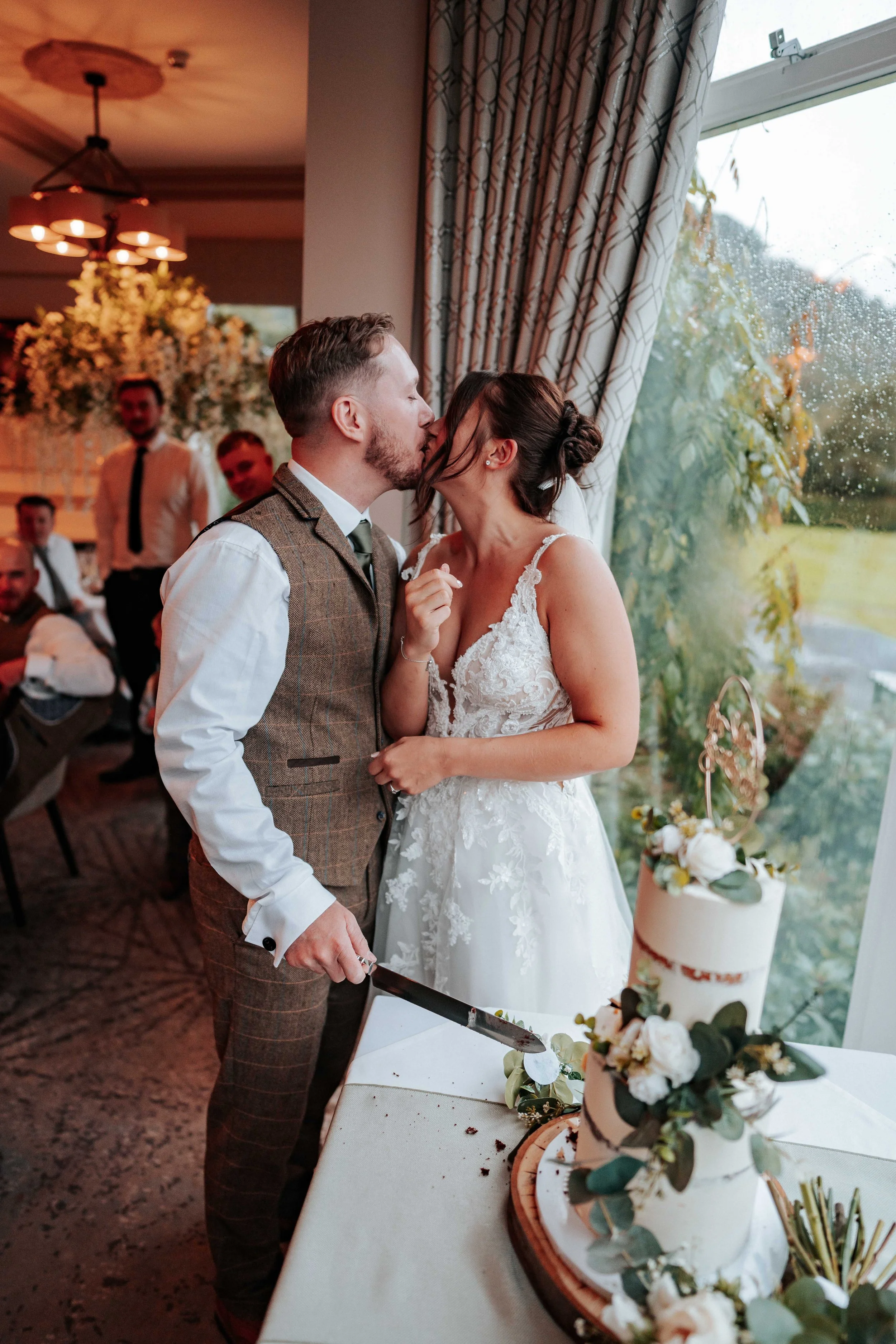 Declan & Nicole -- Inn On The Lake-266.jpg