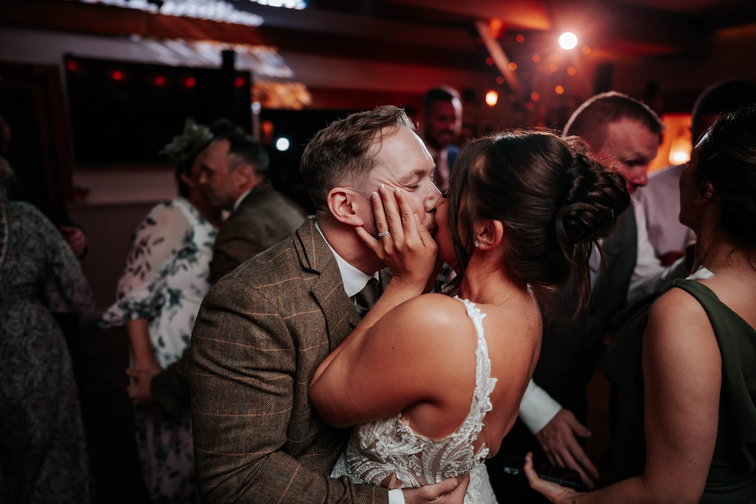 Declan & Nicole -- Inn On The Lake-344.jpg