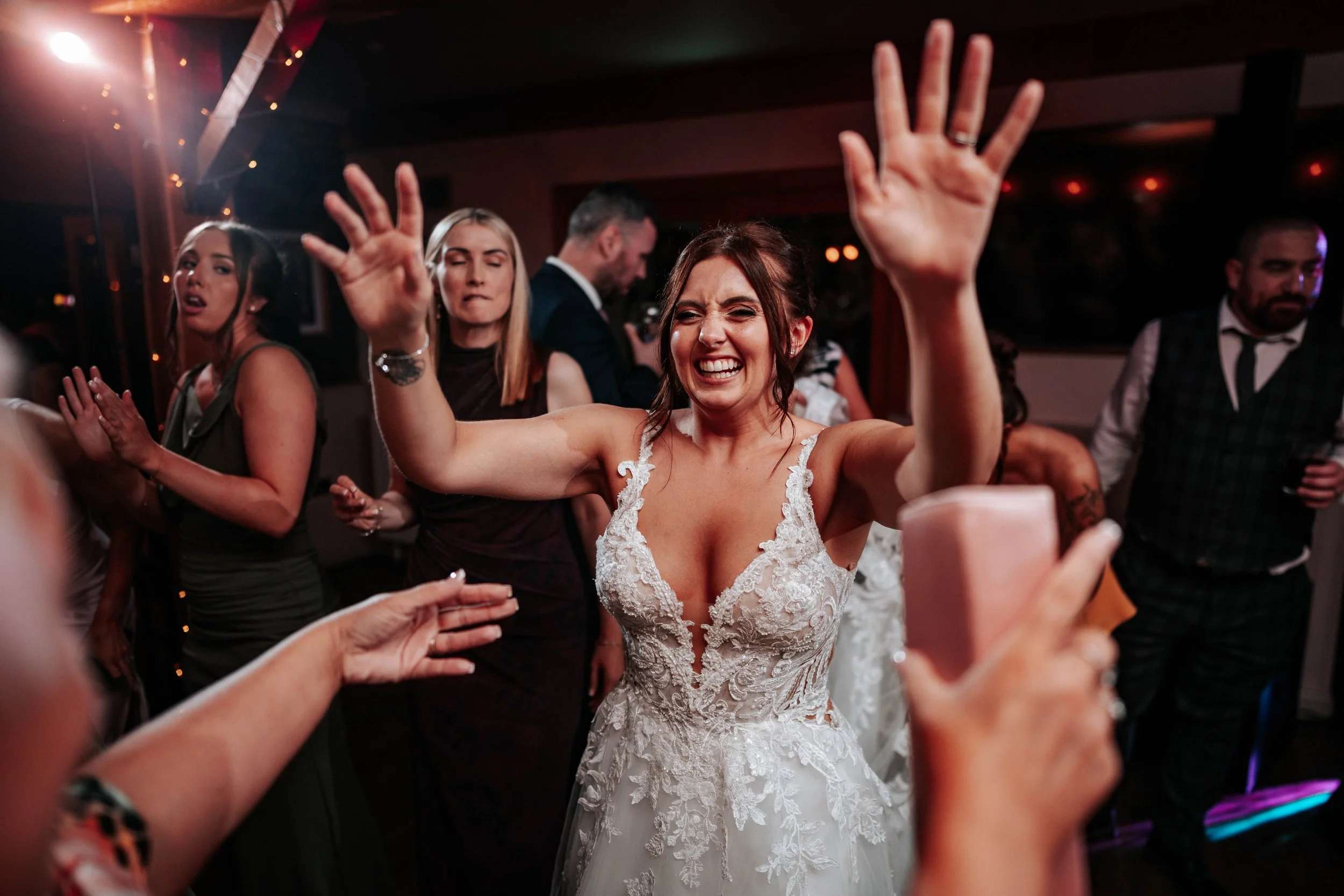 Declan & Nicole -- Inn On The Lake-351.jpg