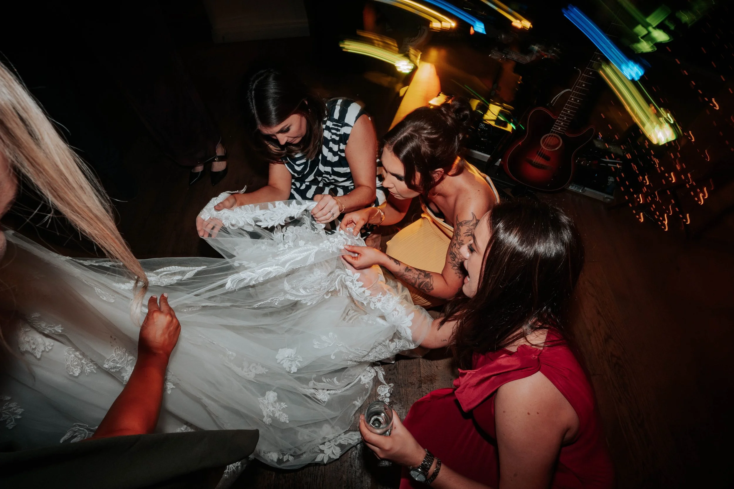 Declan & Nicole -- Inn On The Lake-355.jpg