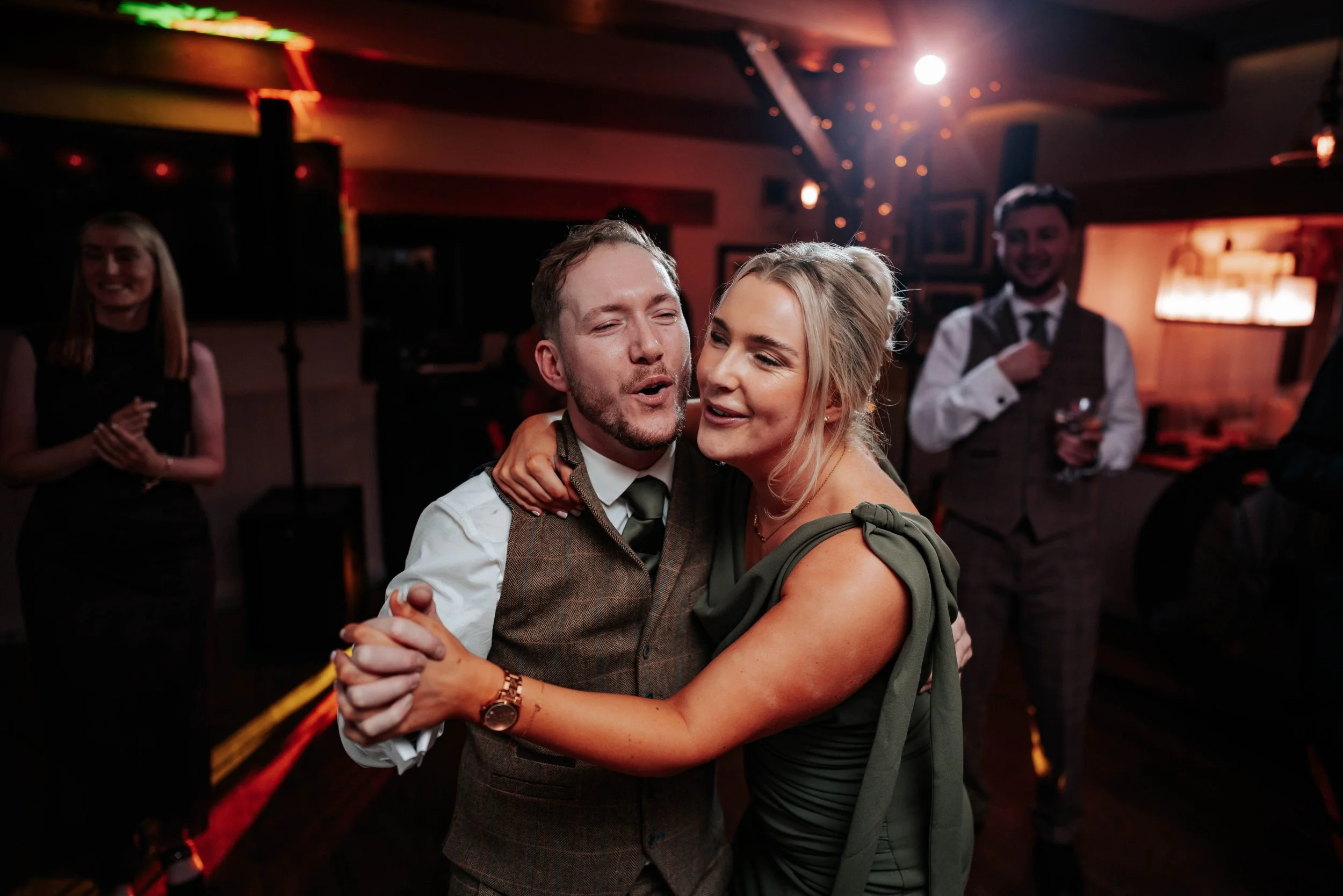 Declan & Nicole -- Inn On The Lake-359.jpg