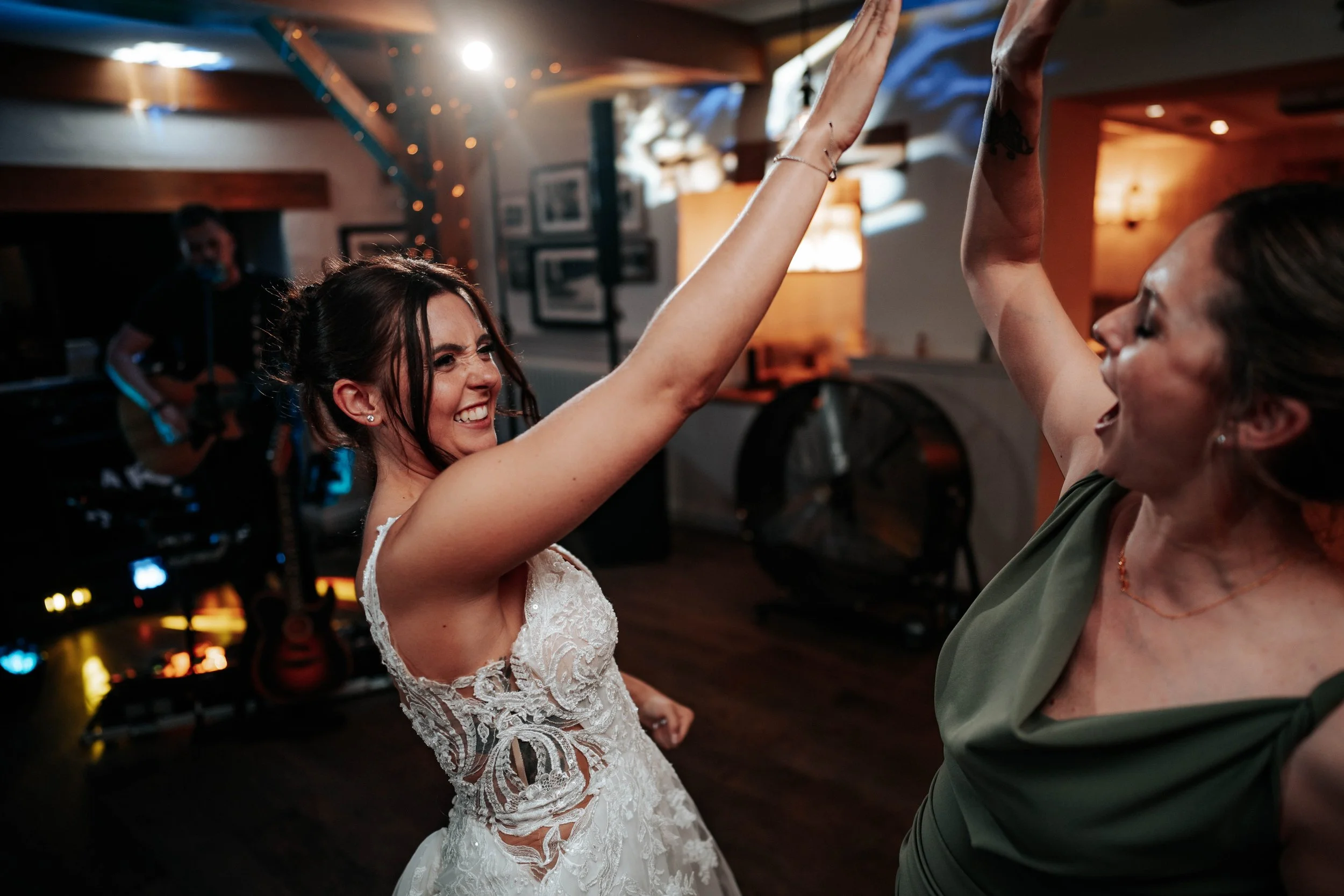 Declan & Nicole -- Inn On The Lake-367.jpg