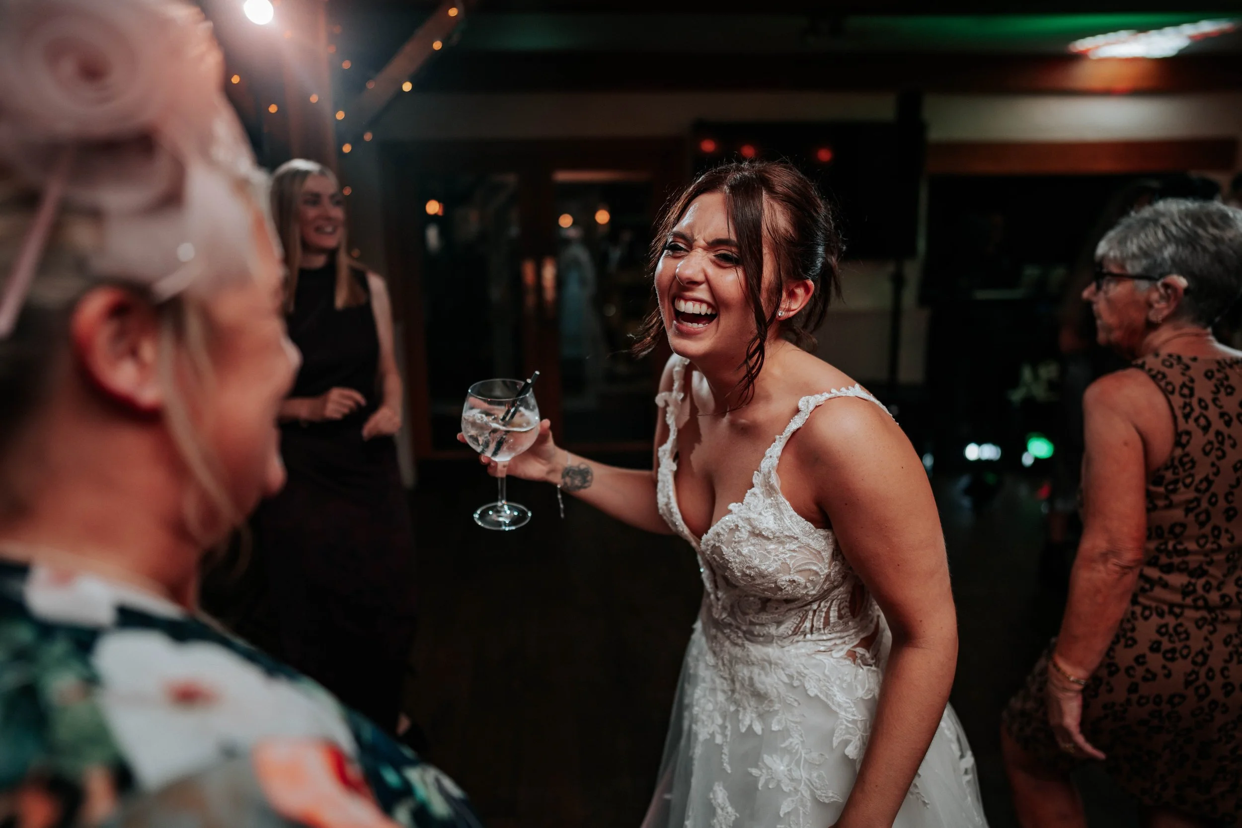 Declan & Nicole -- Inn On The Lake-377.jpg