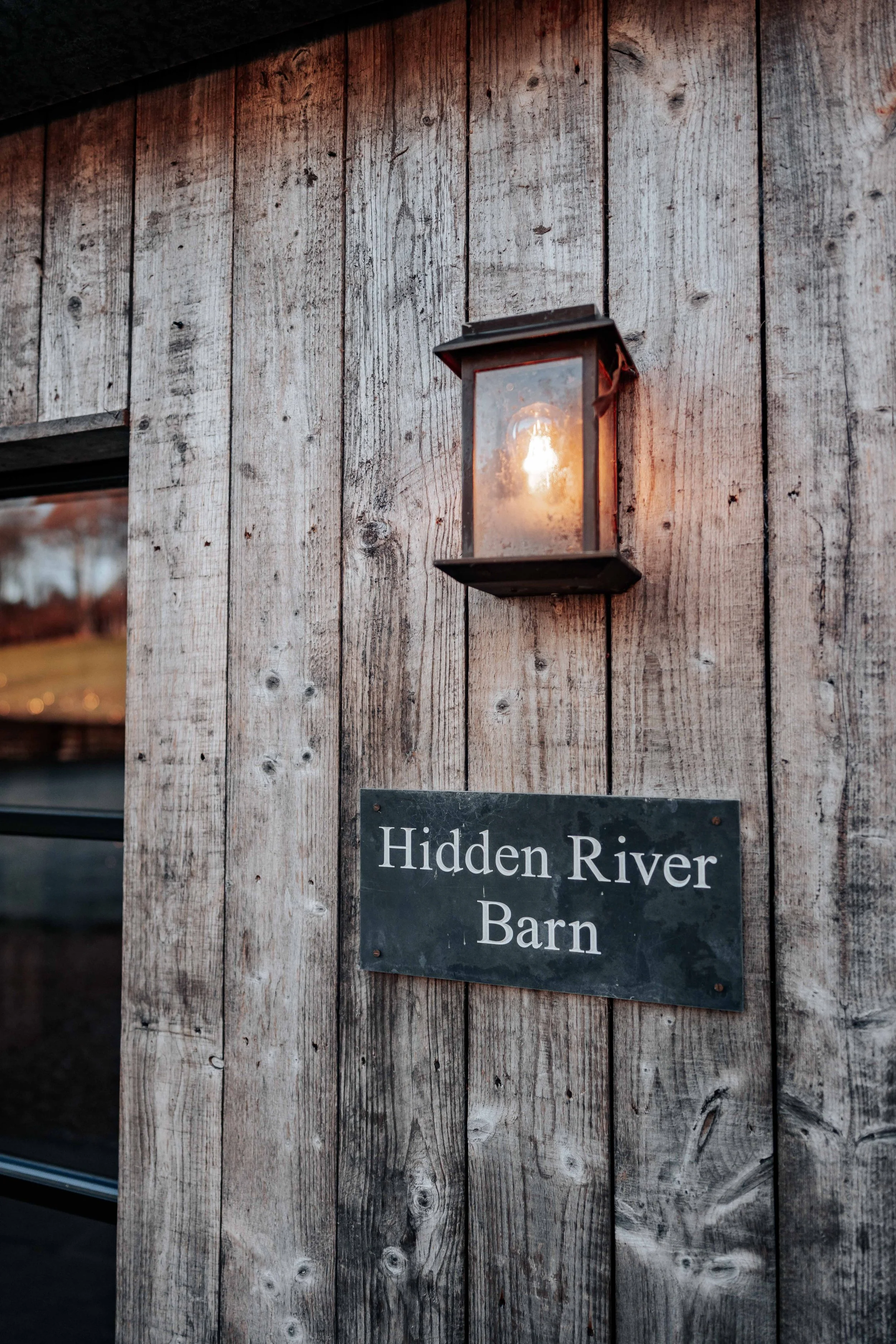 Legh & Abbie -- Hidden River Barn-5.jpg