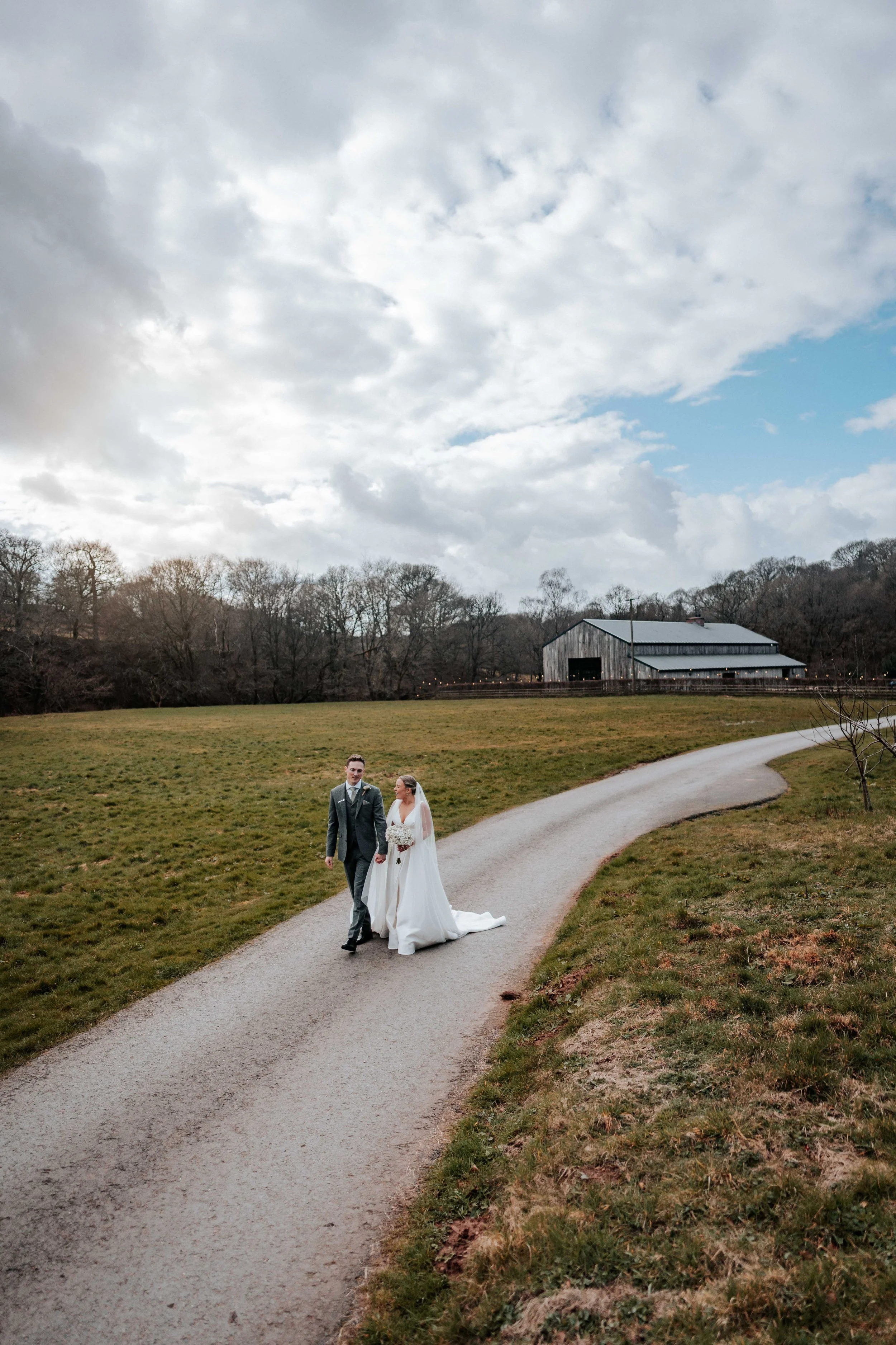 Harry & Olivia -- Hidden River Barn-215.jpg