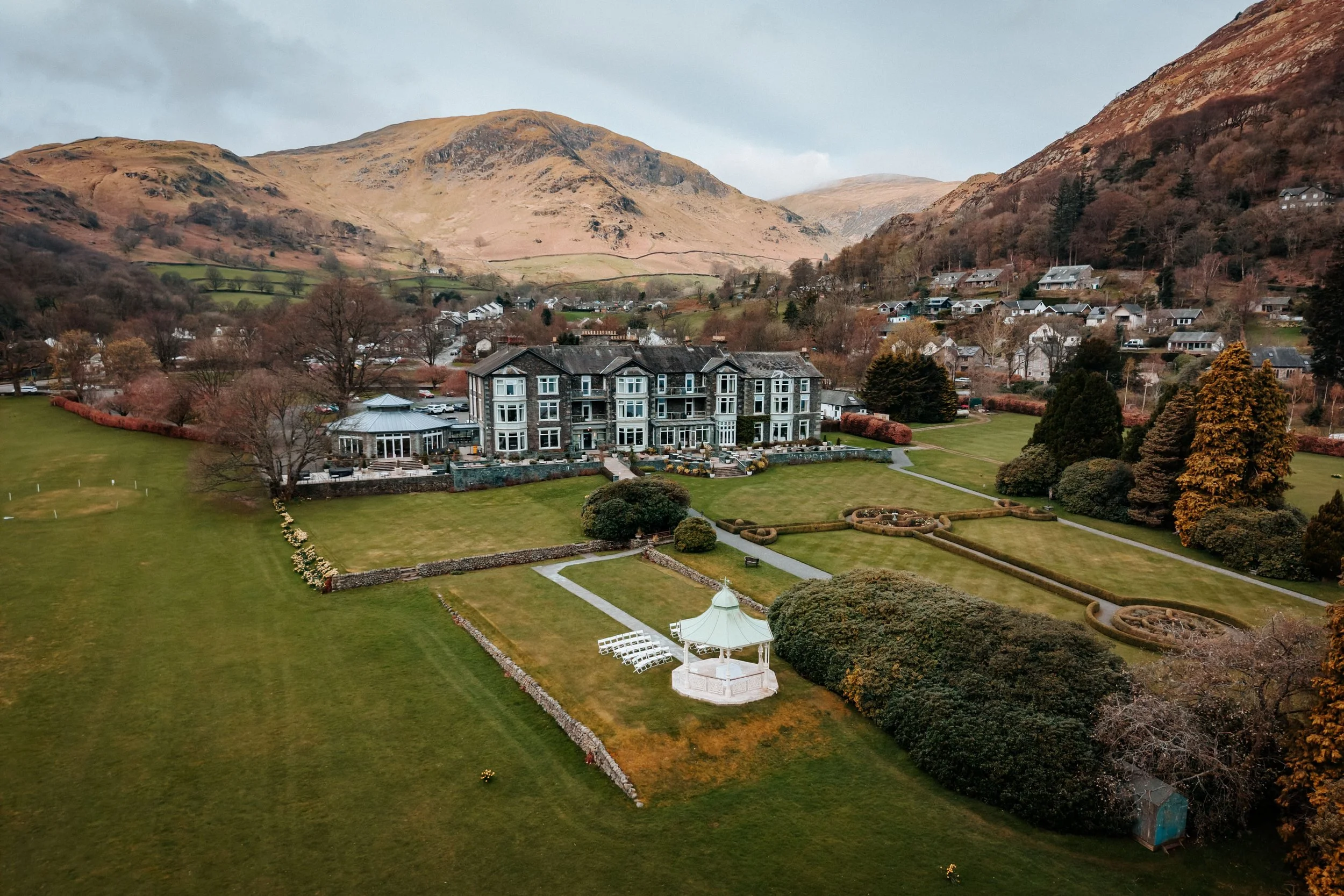 Shaun & Laura -- Inn On The Lake-2.jpg