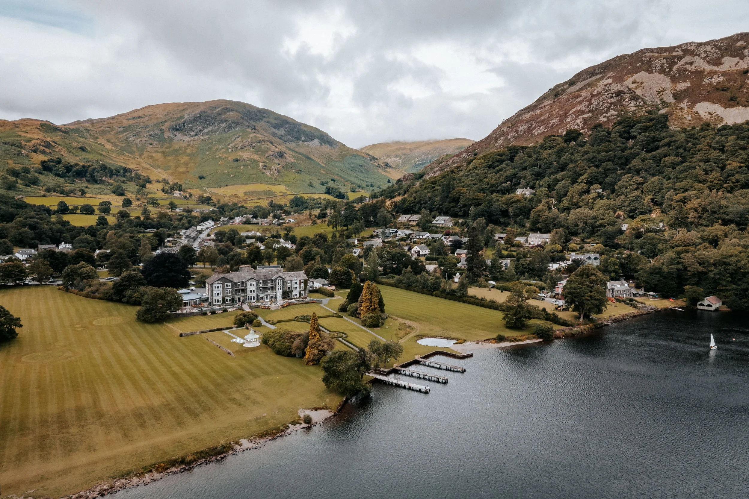 Shaun & Laura -- Inn On The Lake-1.jpg