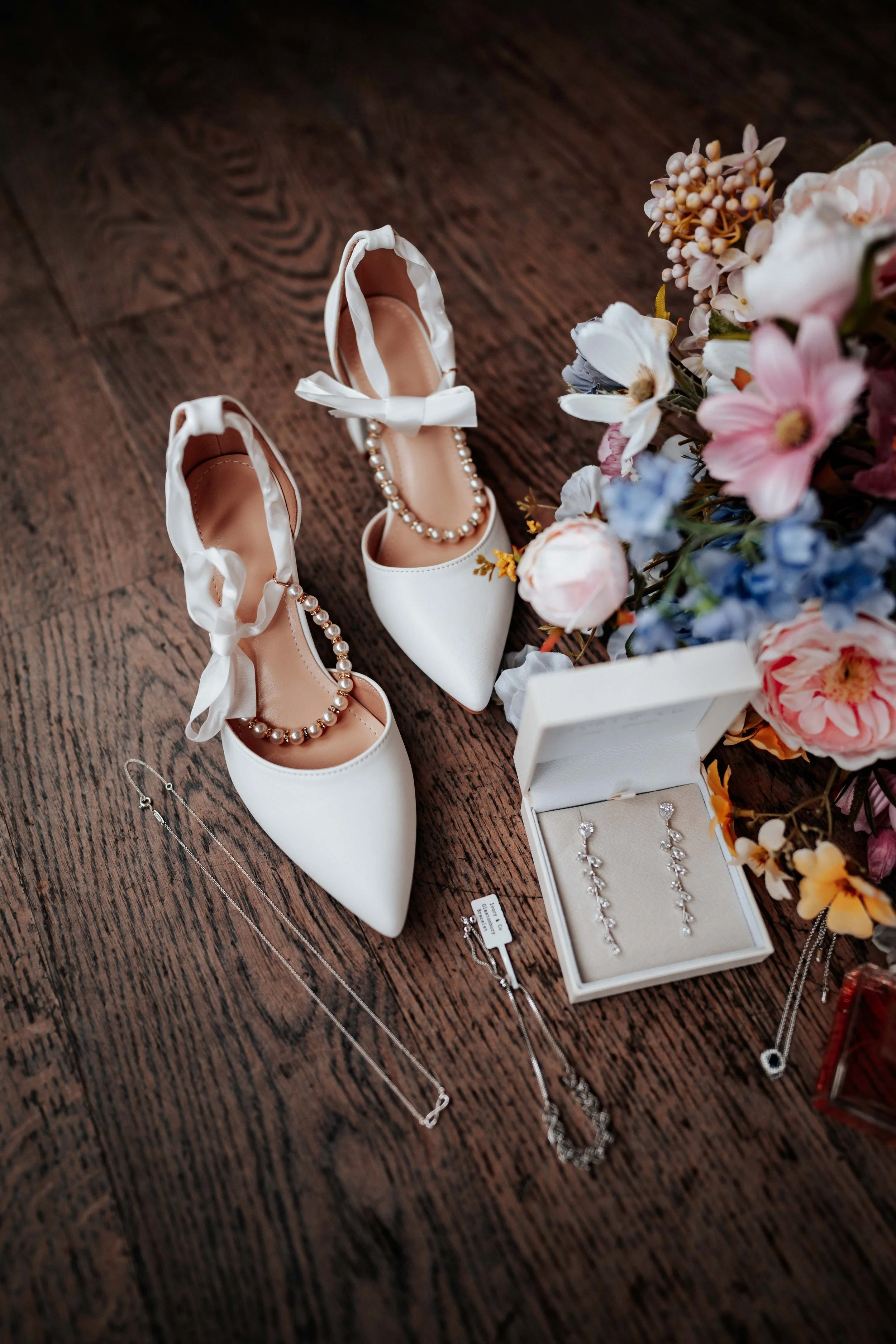 Shaun & Laura -- Inn On The Lake-9.jpg