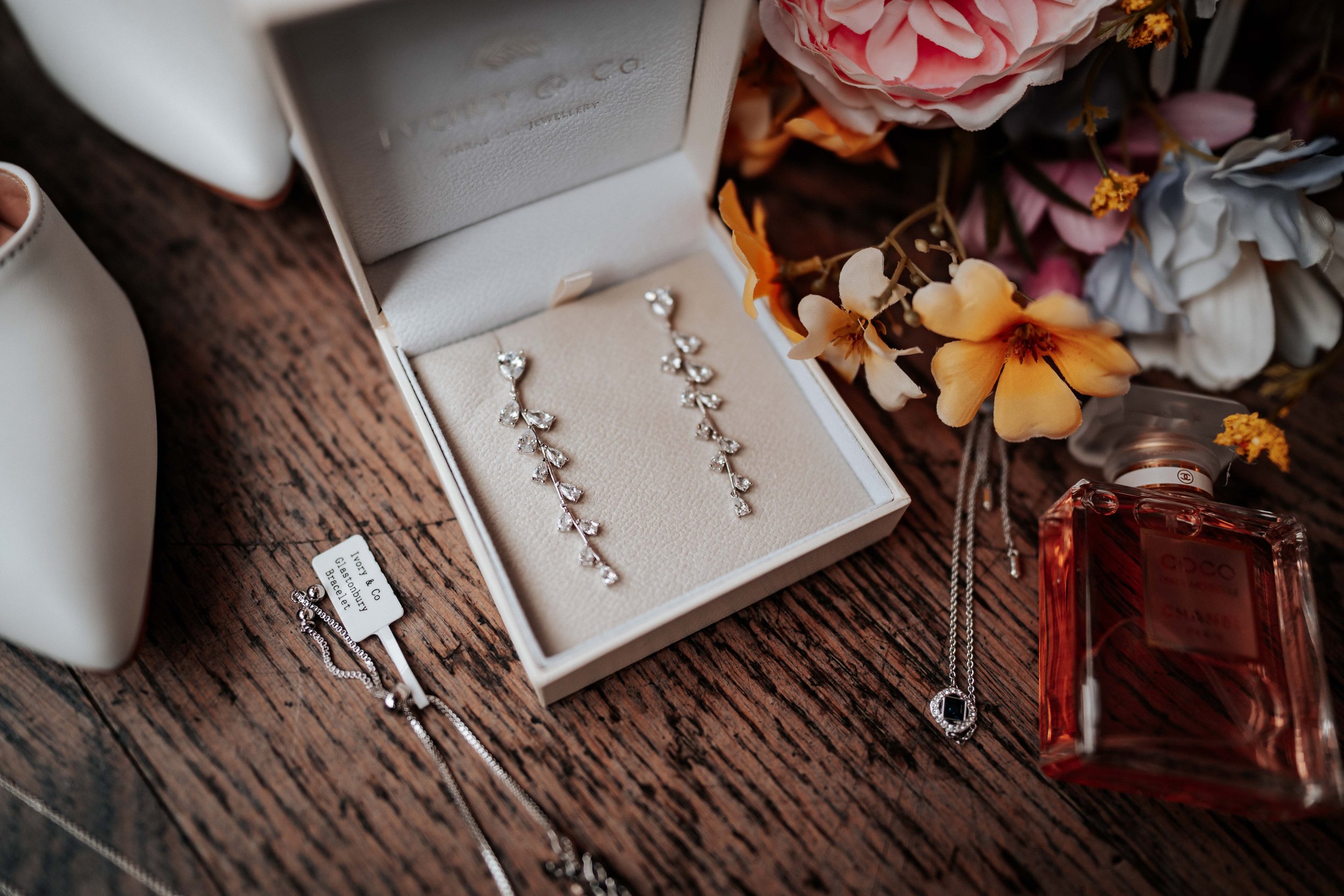 Shaun & Laura -- Inn On The Lake-10.jpg