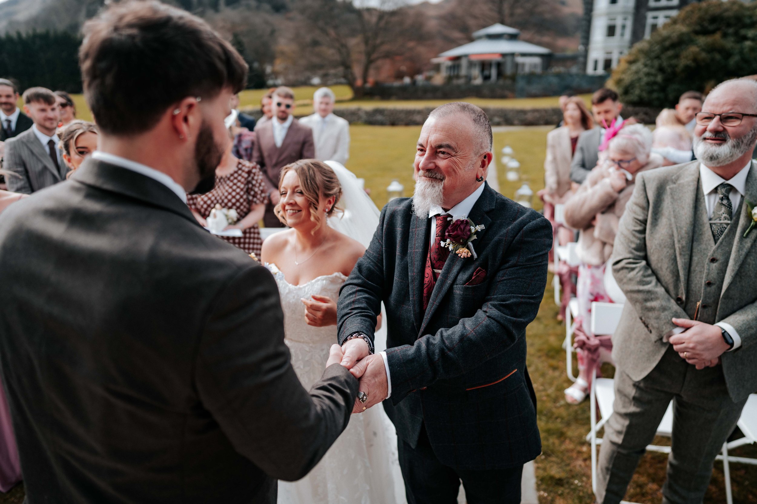 Shaun & Laura -- Inn On The Lake-124.jpg