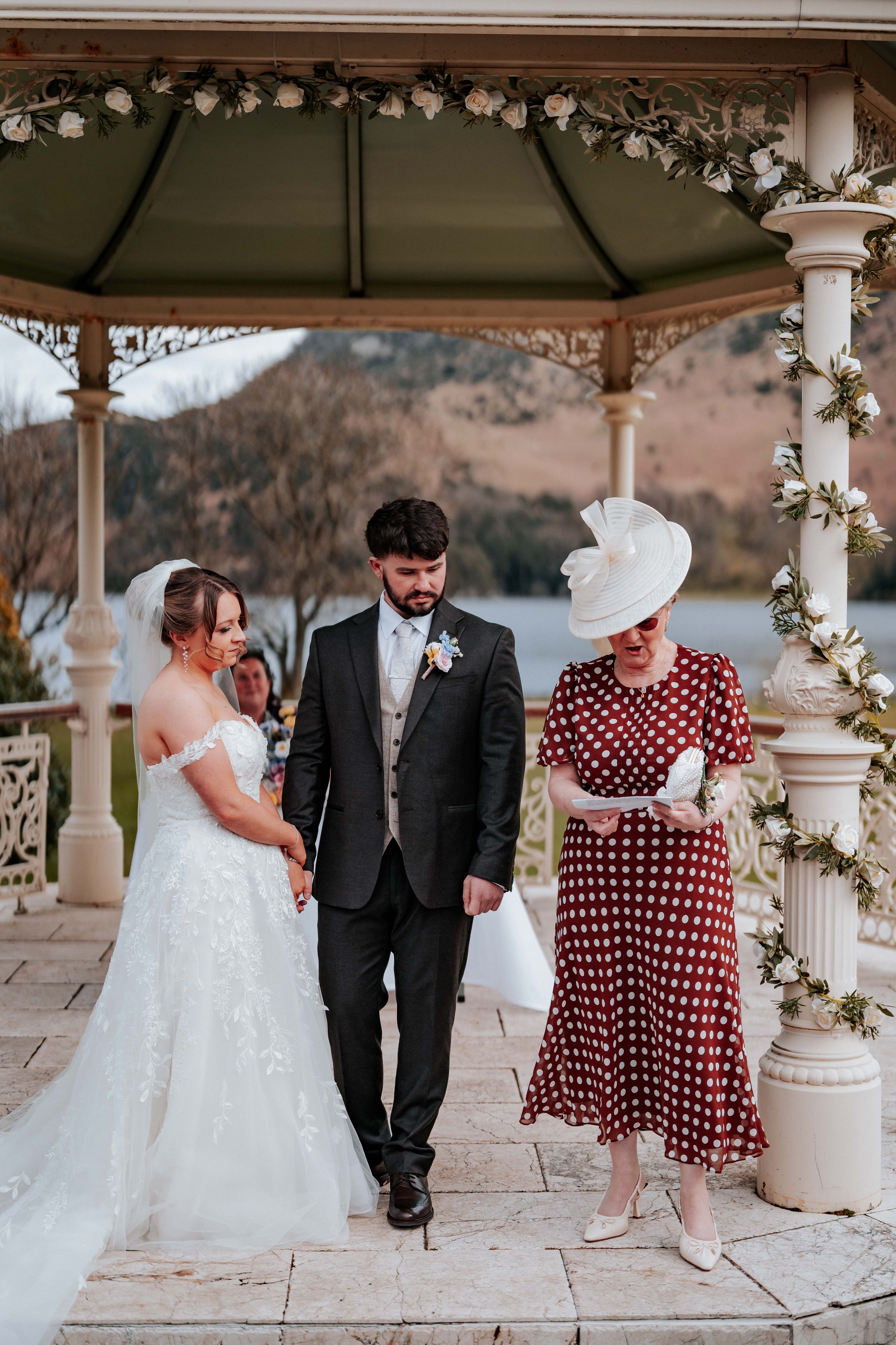 Shaun & Laura -- Inn On The Lake-131.jpg