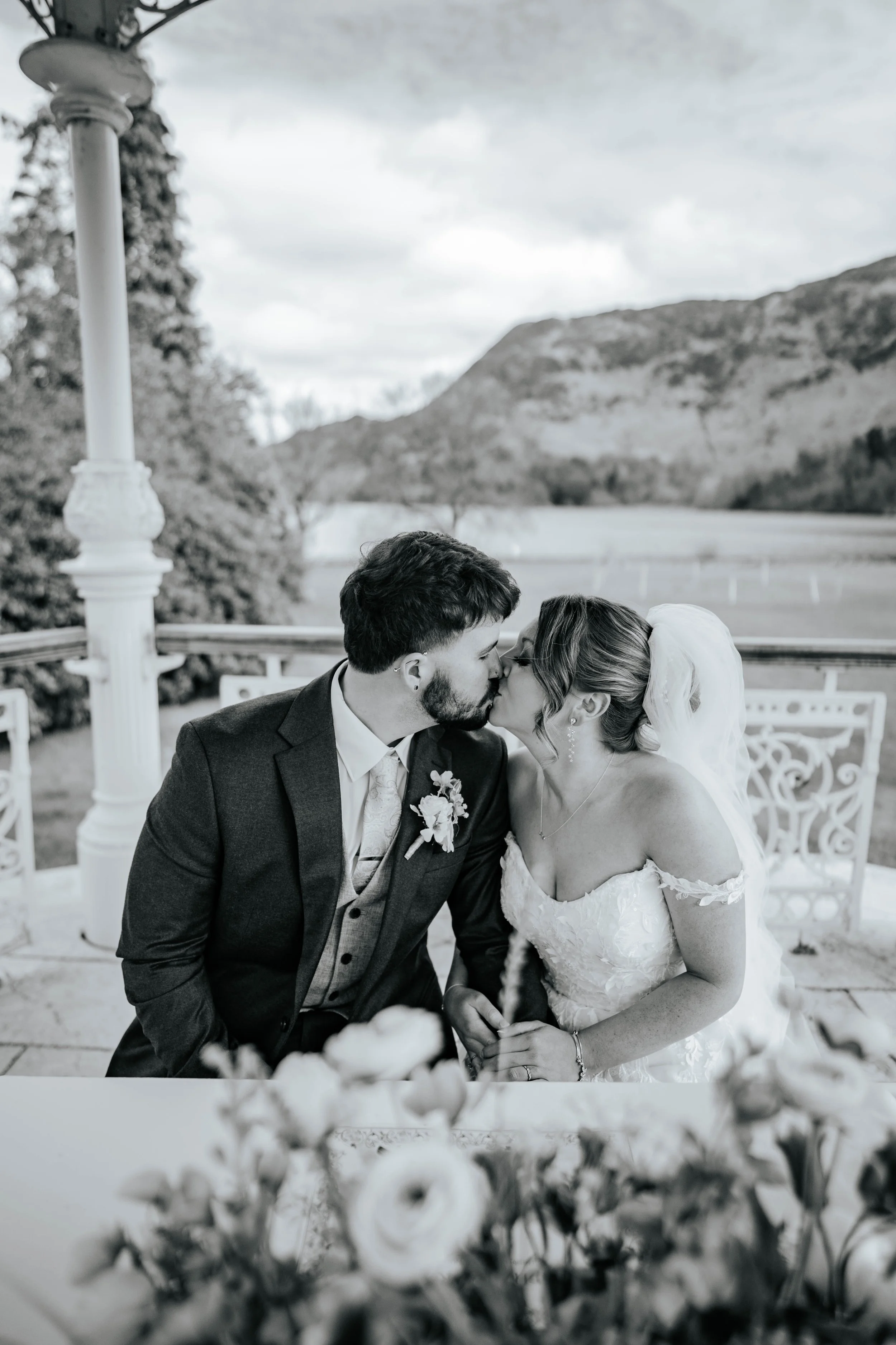 Shaun & Laura -- Inn On The Lake-148.jpg