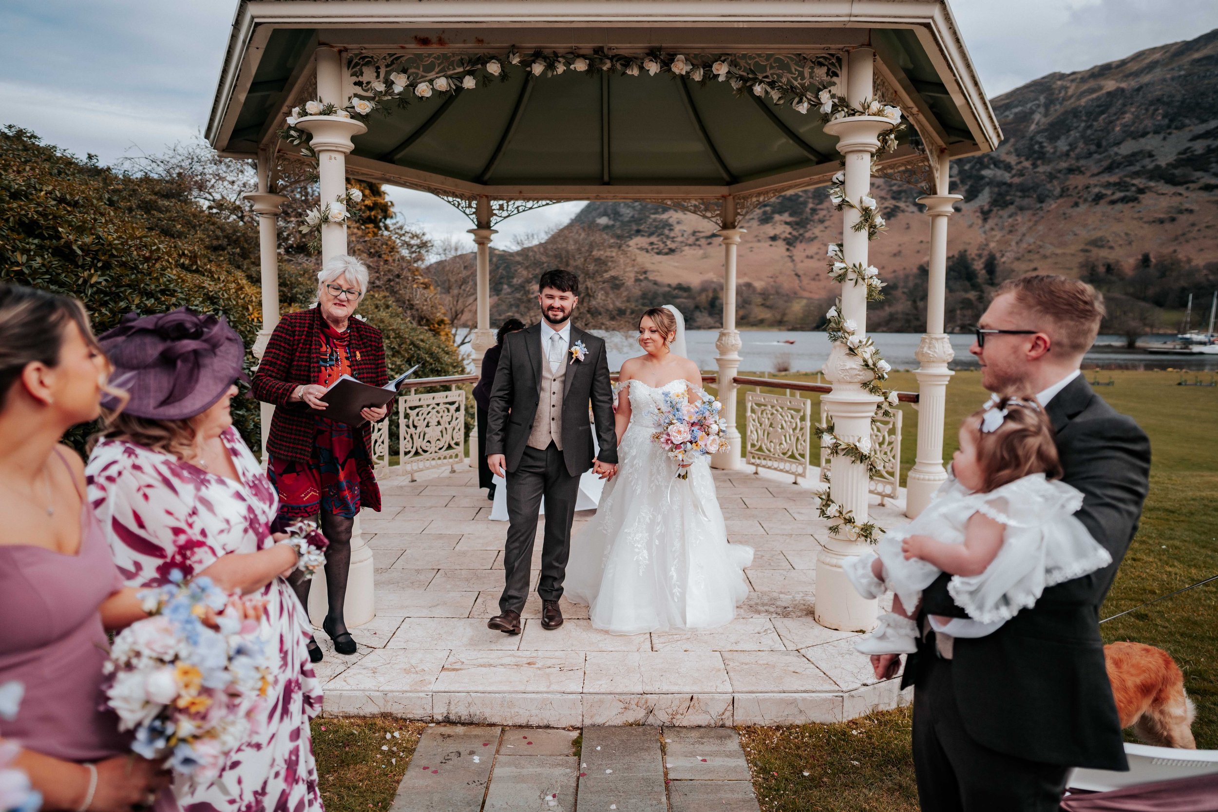 Shaun & Laura -- Inn On The Lake-149.jpg