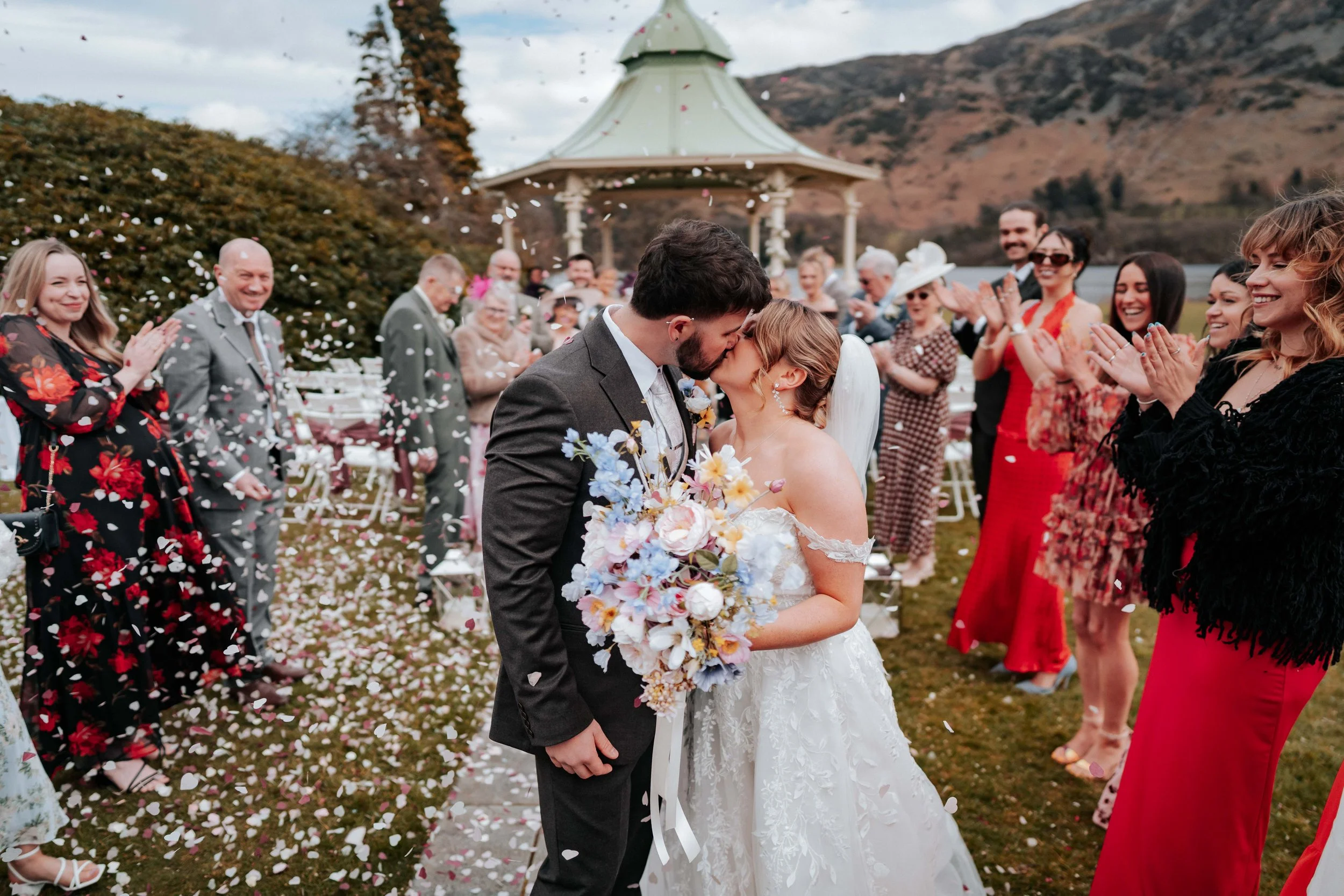 Shaun & Laura -- Inn On The Lake-154.jpg