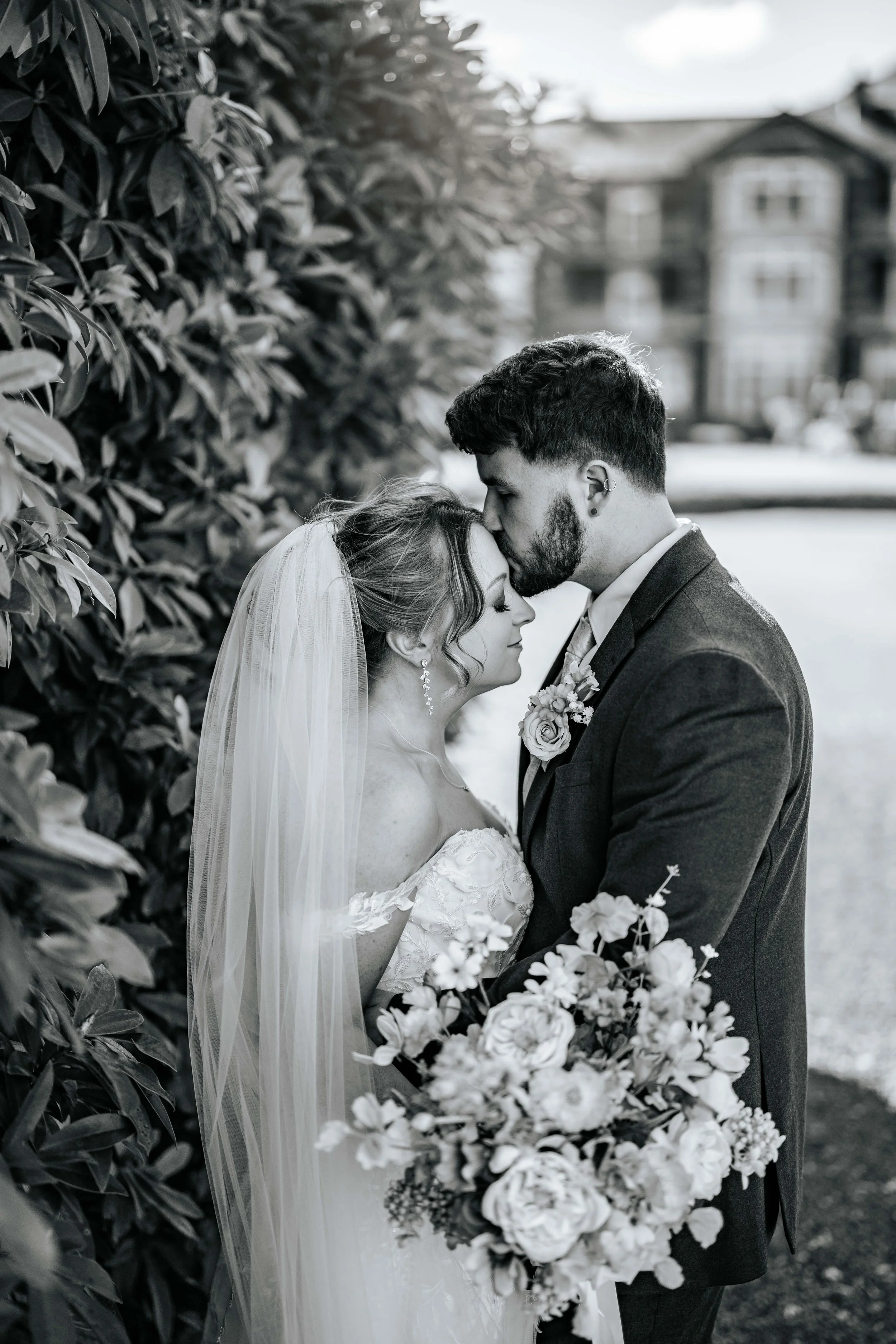 Shaun & Laura -- Inn On The Lake-207.jpg