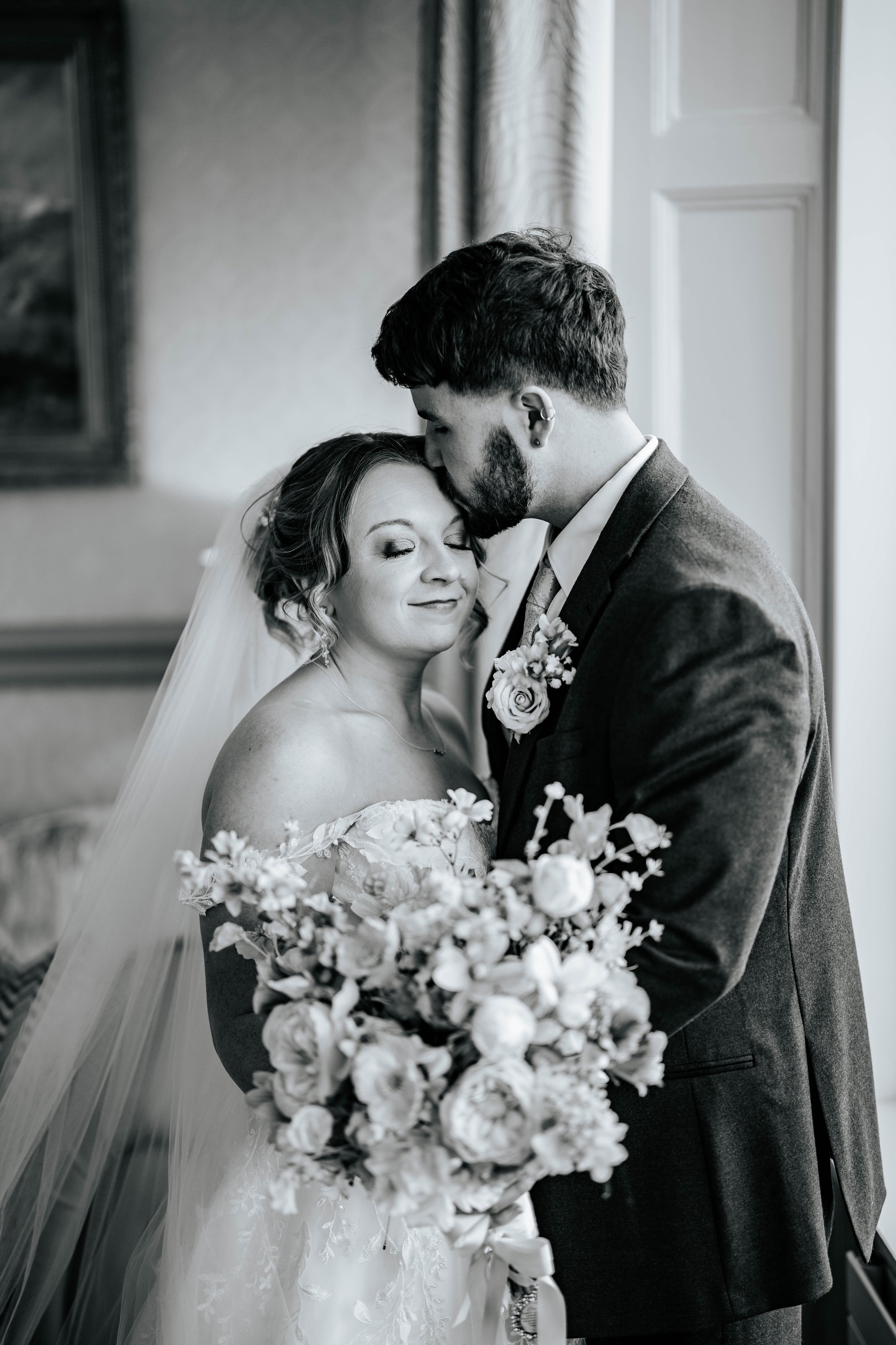 Shaun & Laura -- Inn On The Lake-218.jpg