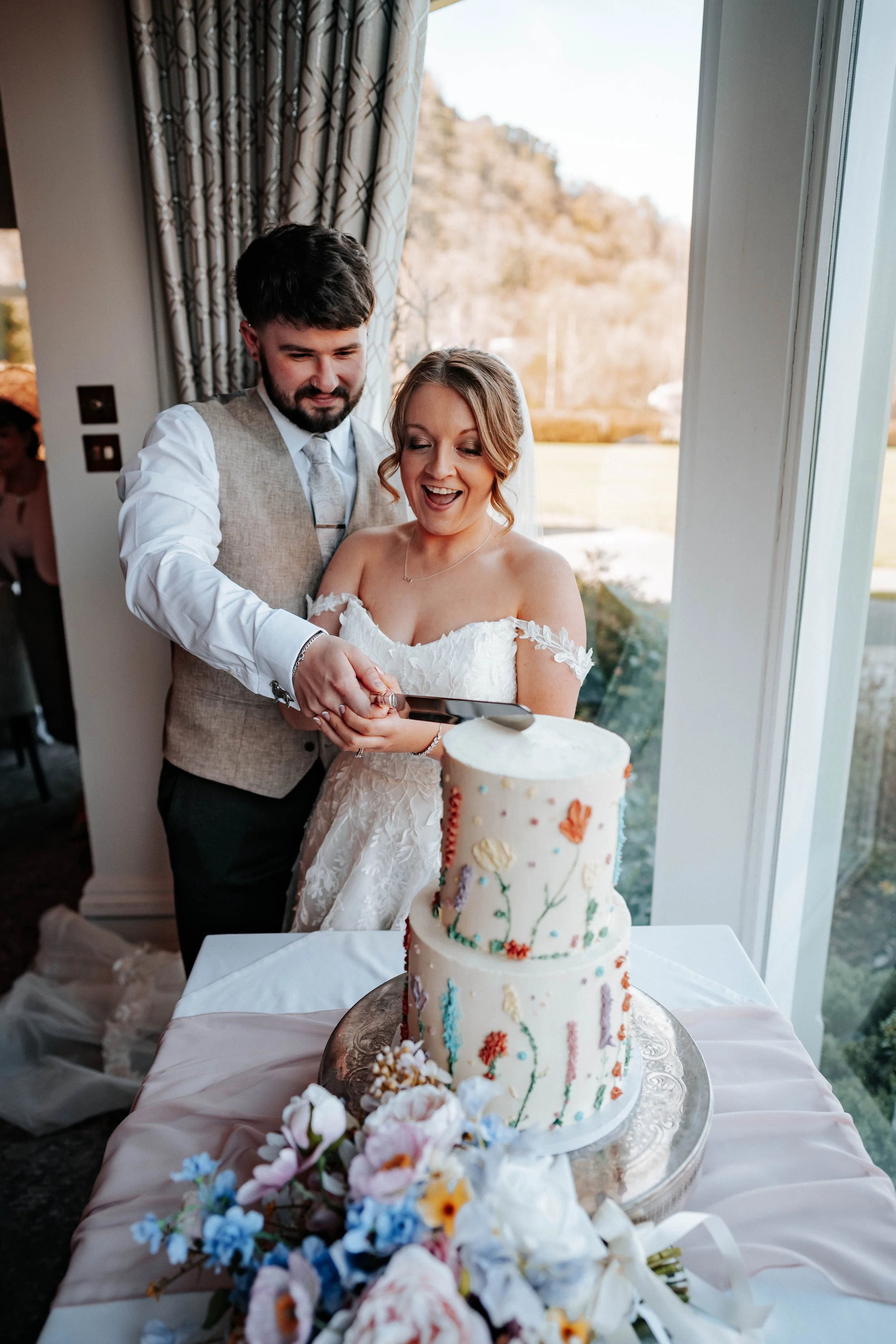 Shaun & Laura -- Inn On The Lake-237.jpg