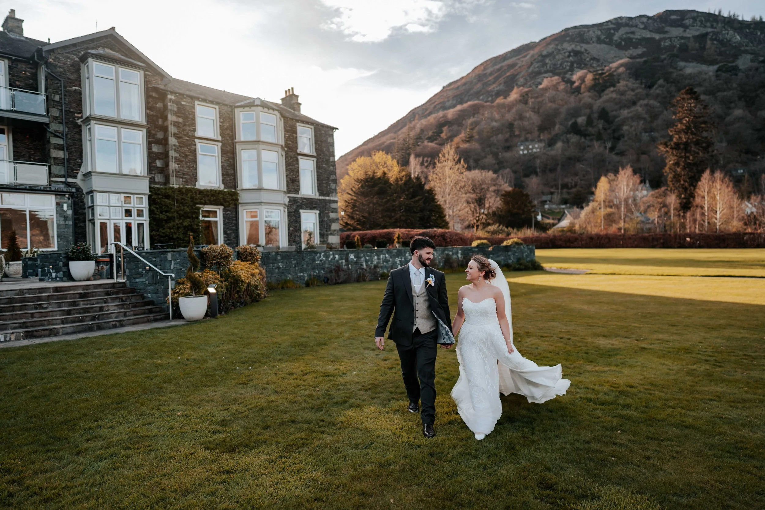 Shaun & Laura -- Inn On The Lake-250.jpg