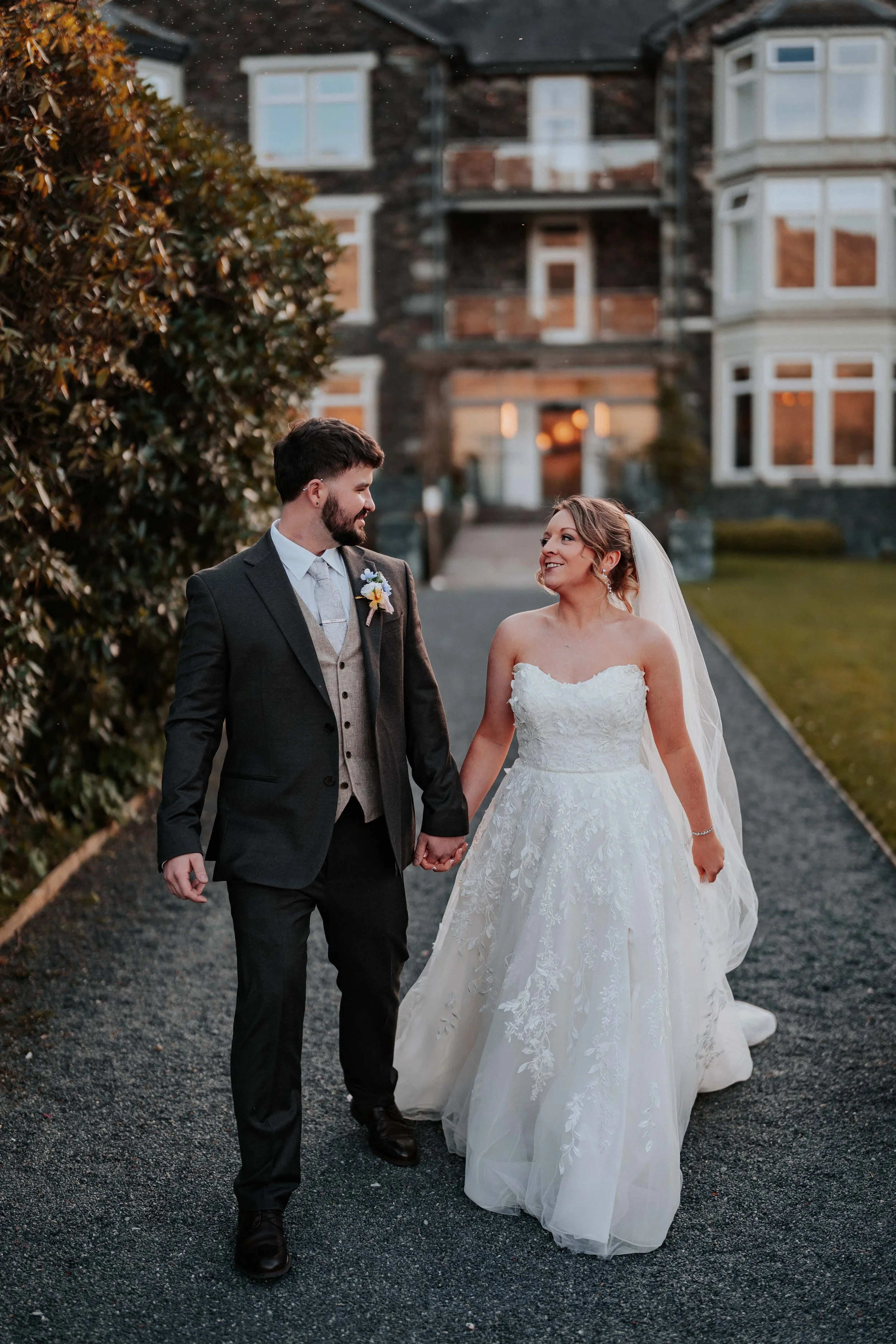 Shaun & Laura -- Inn On The Lake-253.jpg