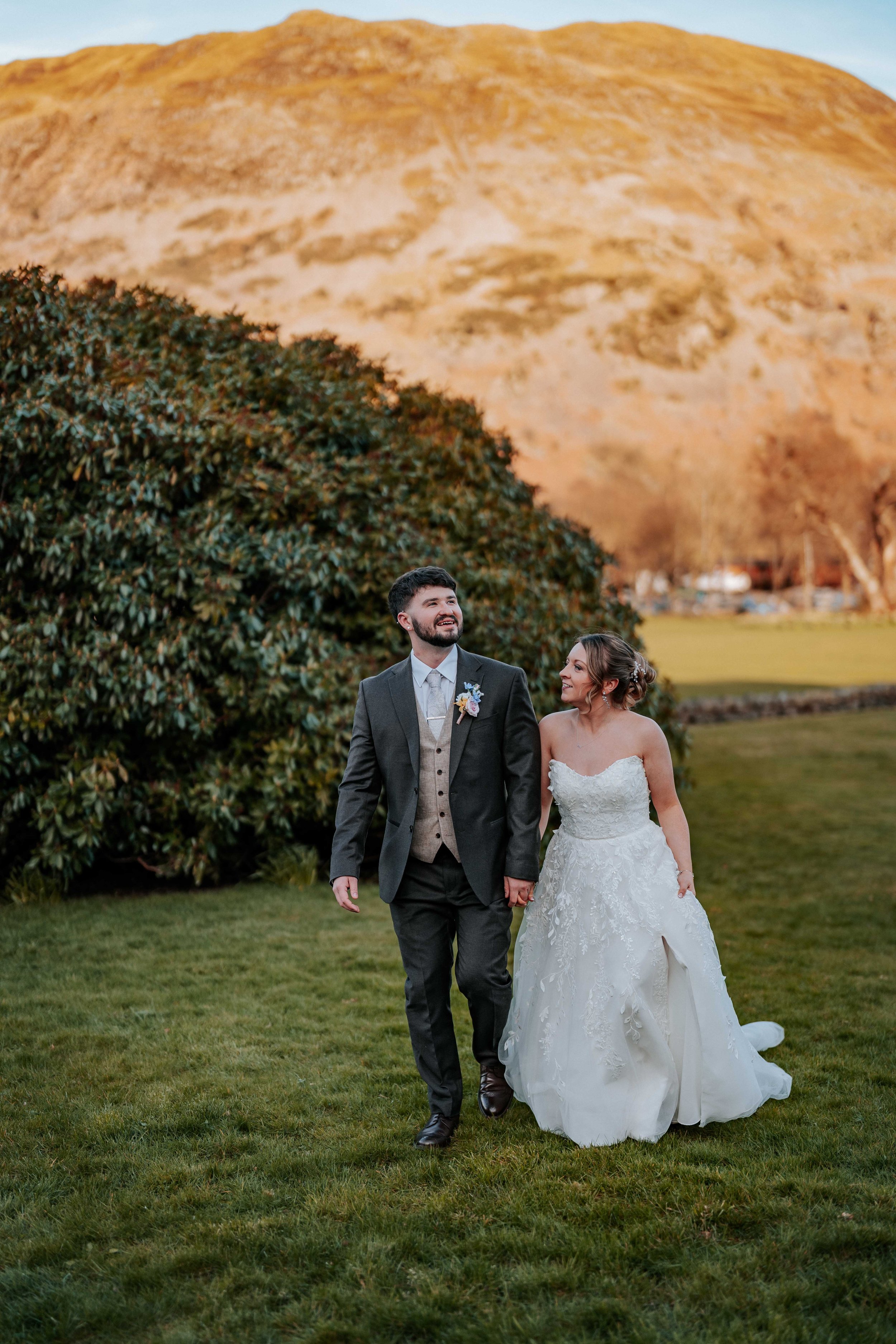 Shaun & Laura -- Inn On The Lake-268.jpg