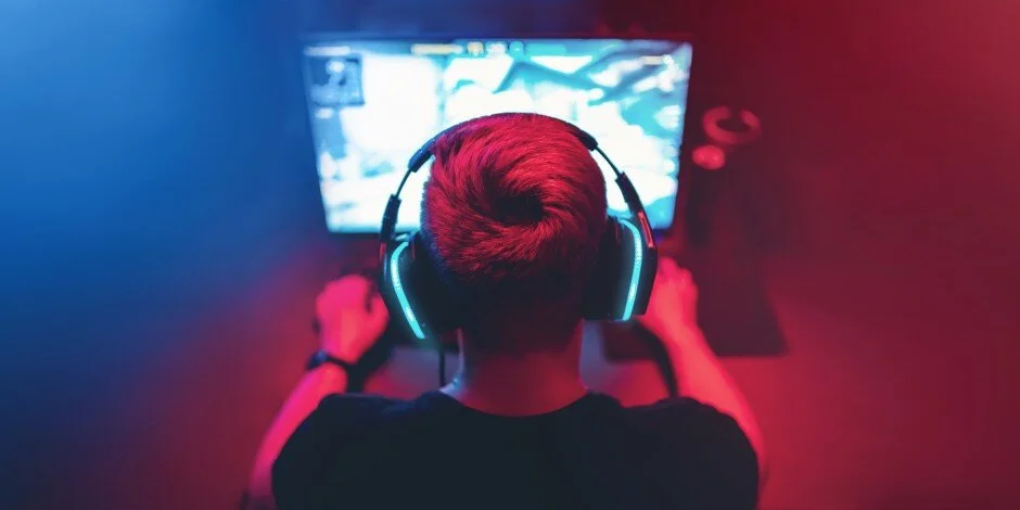 One Minute Brief of the Day: Create posters that represent the #FutureOfGaming in a creative and impactful way with @TheDrum