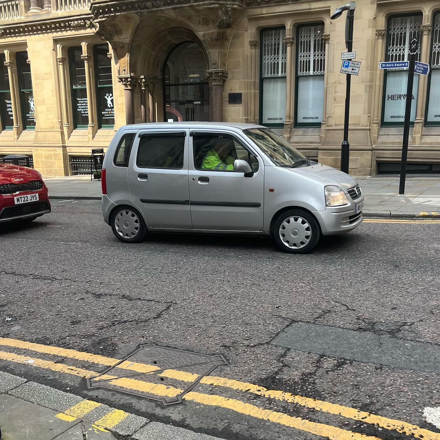 Can always rely on an Agila with nasty wind deflectors to cheer you up&hellip;