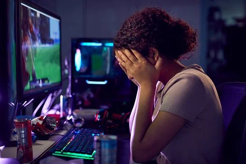 One Minute Brief of the Day: Create billboard-style posters for ‘The Diana Award’ to tell parents that bullying is a huge issue in online gaming. Winners to be featured on #WorldGamingDay 22/10/23