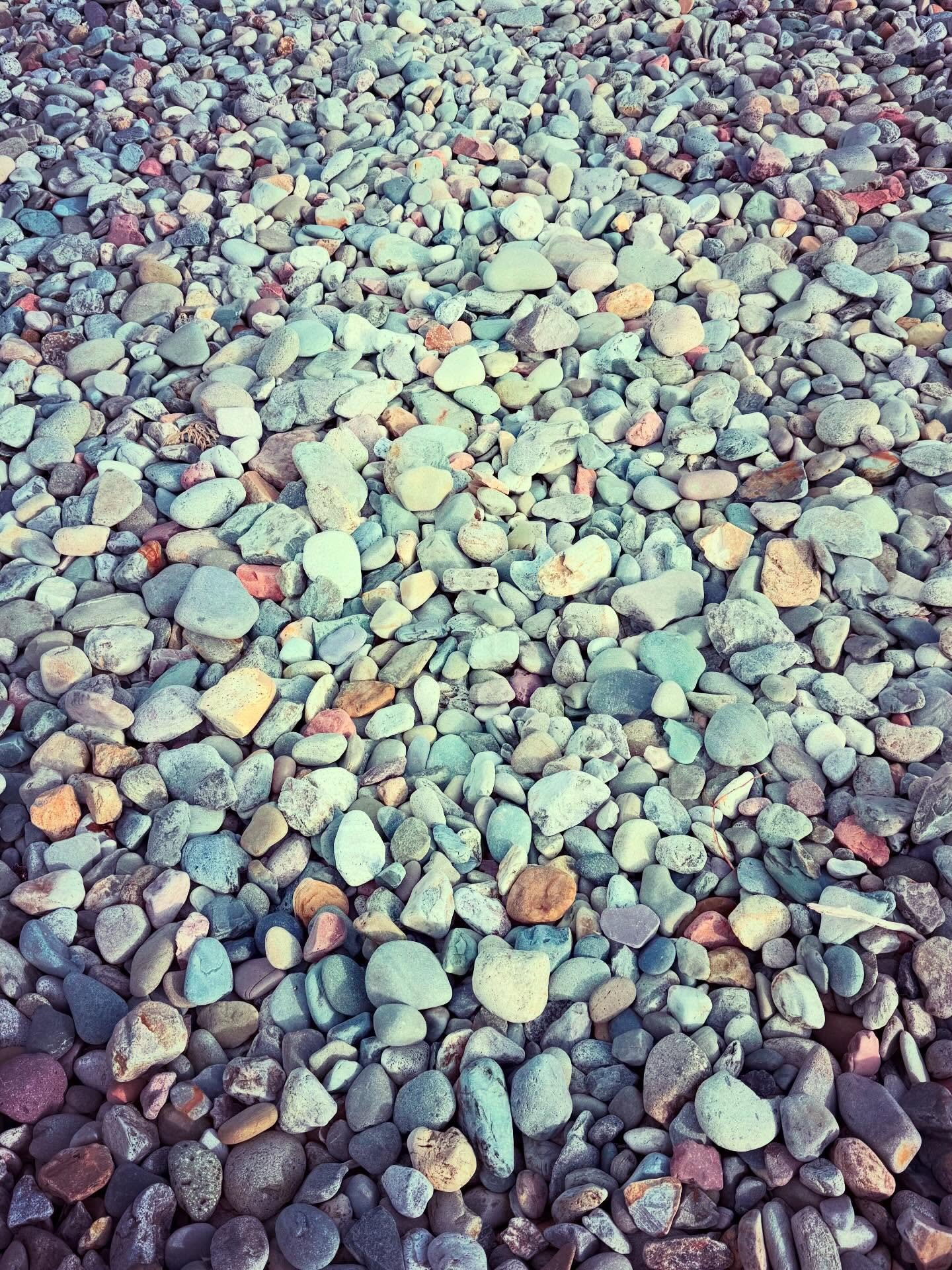 I call this photograph &lsquo;Pebbles&rsquo; 📸