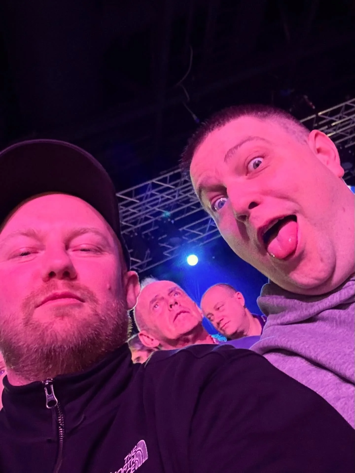 Great weekend in Wales with the lads for the @worldsnookertour Welsh Open. Got to see the eventual winner too @barryhawkins147 👏