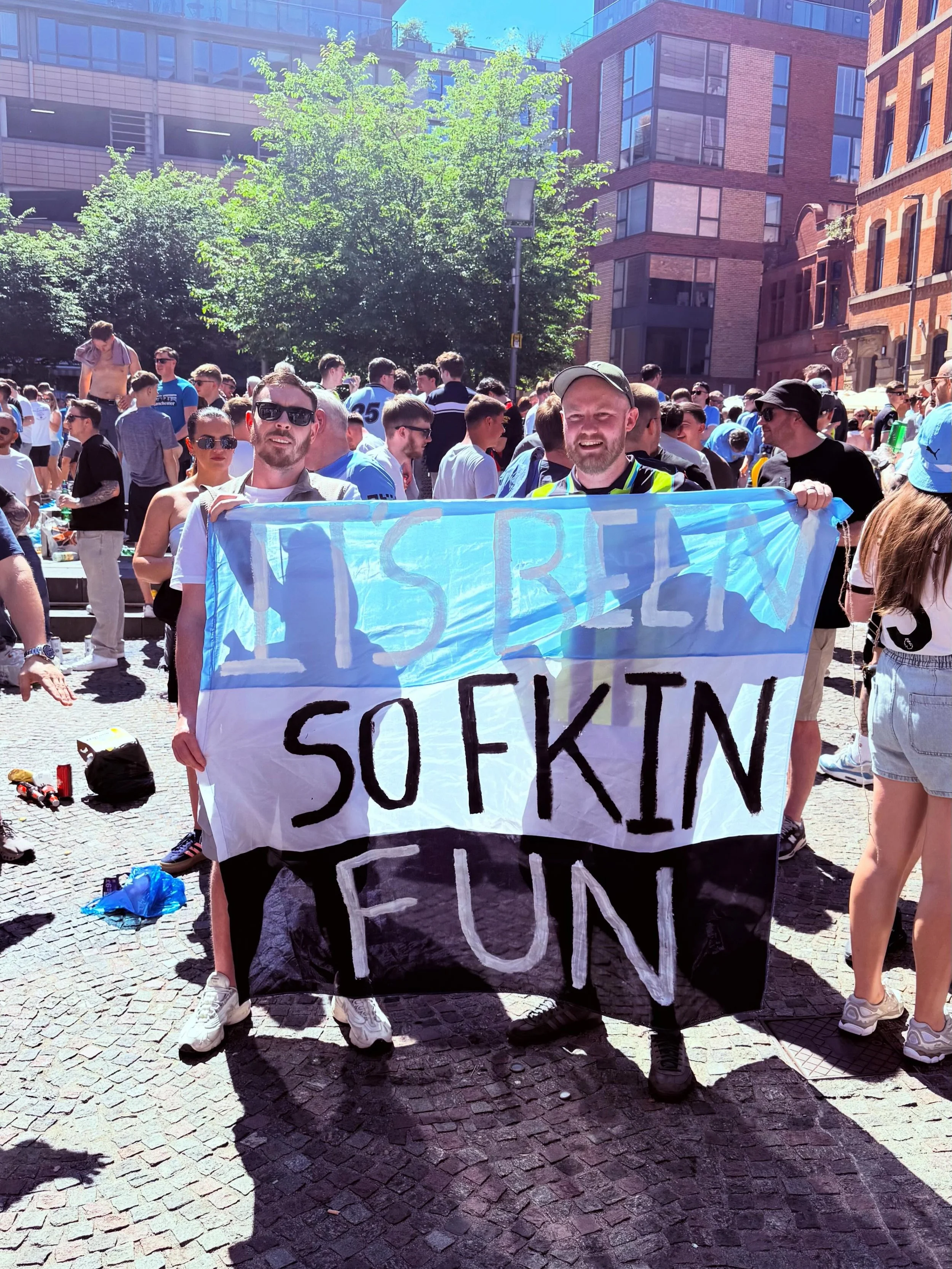 This time last week we were in the Square ahead of saying goodbyes to Johnny Stones, Bernardo Silva and Pep. 💔 

Top day all round. Despite the result&hellip;which didn&rsquo;t really matter anyway. 🩵 

Having followed the team around the UK, Serbi
