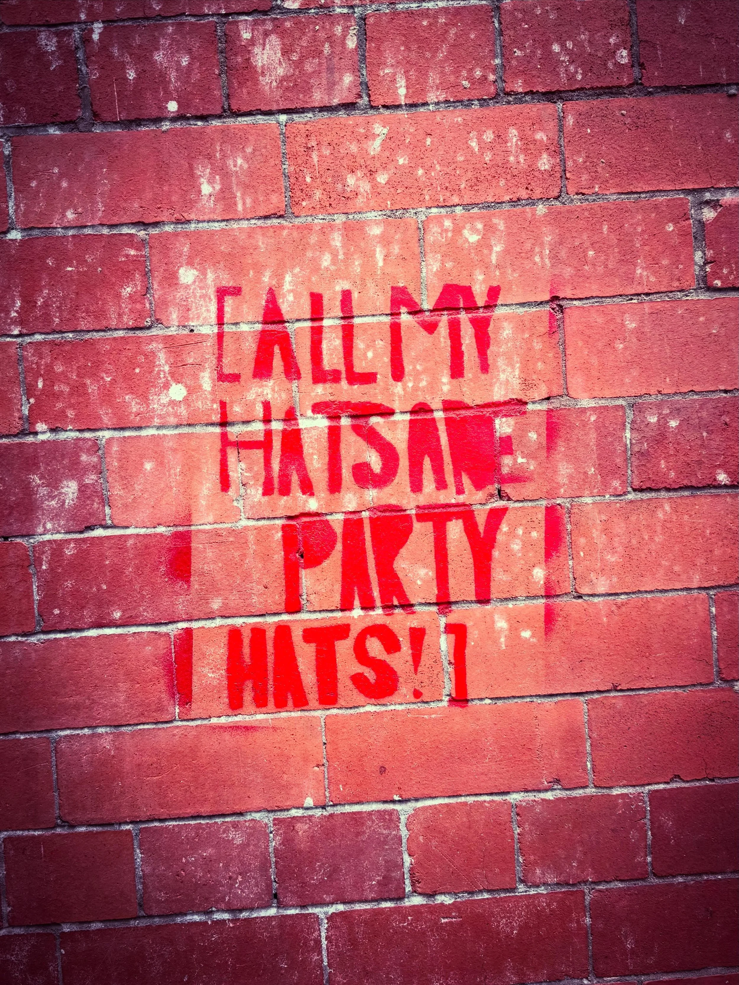 Something tells me that @whiiiiteboy is responsible for this 👀 

#streetart #graffiti #art #spraypaint