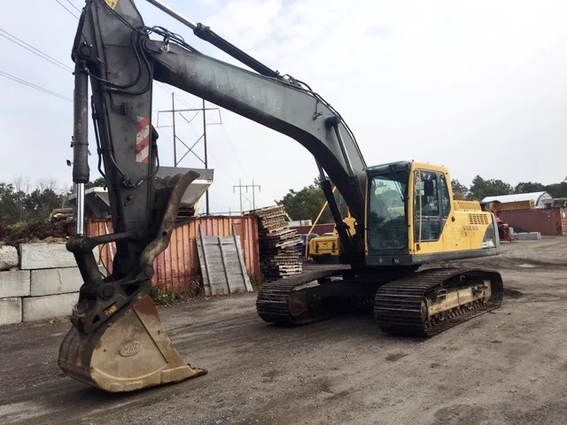 EXCAVATOR.jpg