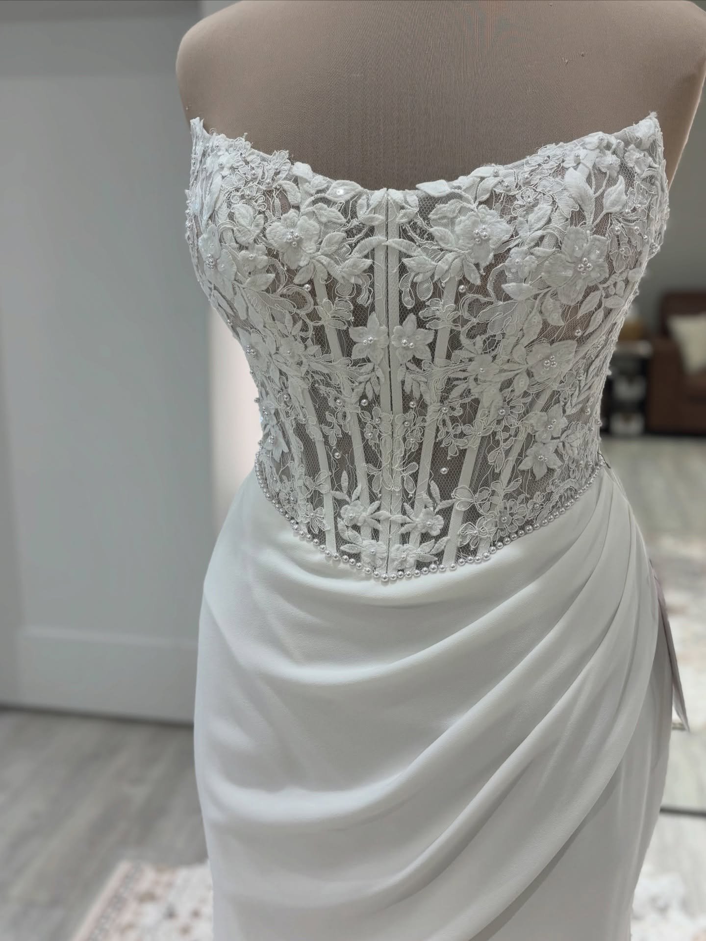 We just had to take a detail shot of new dress Remi 🥰

We&rsquo;re obsessed with the pearls dotted through the bodice &amp; along the basque waistline 🤗✨

#WBridals #YXE #BrideToBe #WeddingDetails #WeddingDress