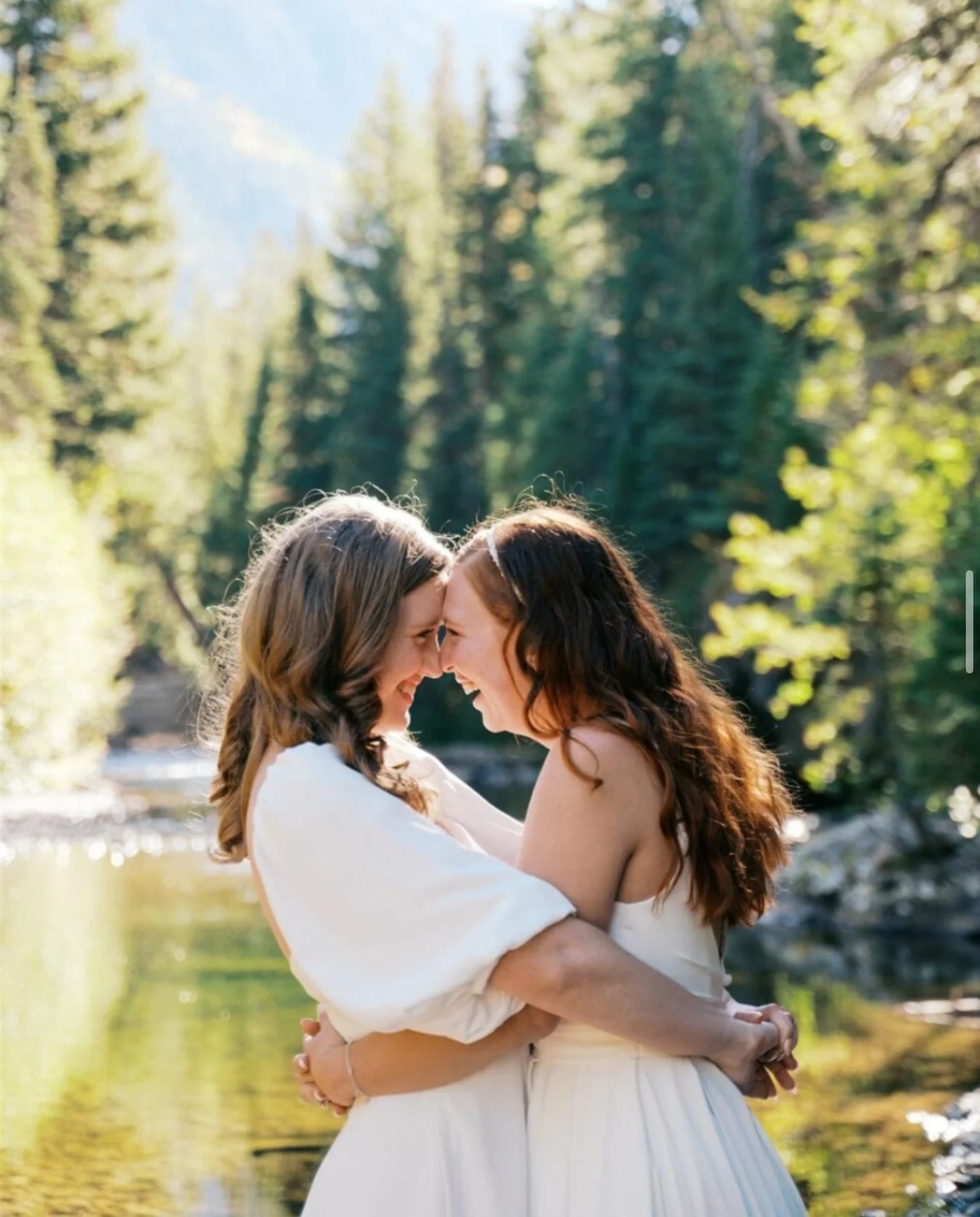 All this cold weather (again) has us reminiscing about warmer times 🥹 
These two brides have us excited for those summer weddings again! 🌻

Featured in @dancingwithher 
Captured by @aylarae.elopements 

#WBridals #YXE #Weddings #SummerBride #Winter