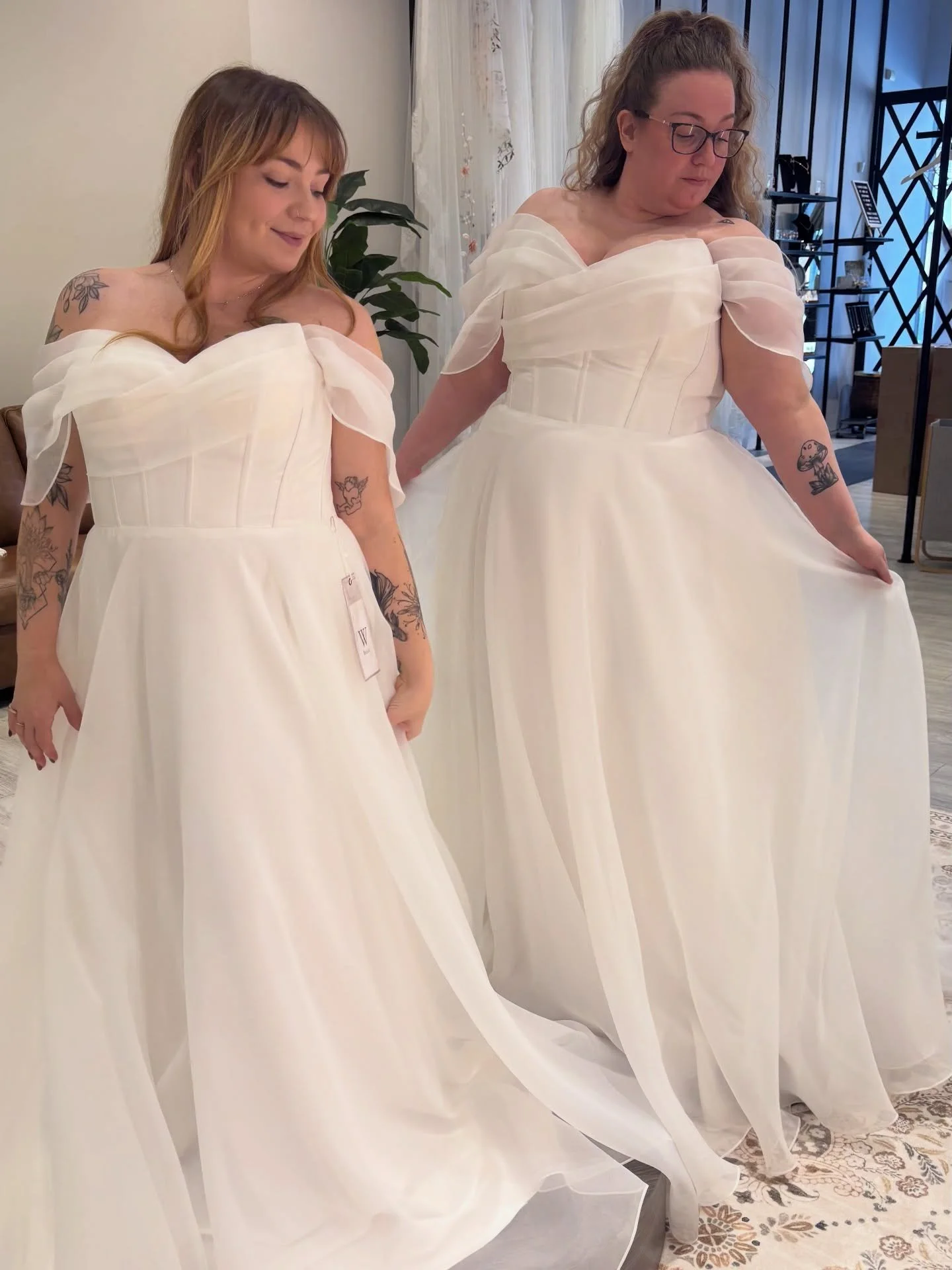 Same dress, different bodies! 
Organza fabric gives you the most whimsical, ethereal feel. You&rsquo;ll float down the aisle 🧚&zwj;♀️😇 

Swipe to watch Jorden &amp; Danielle have just the most fun in this #WeddingDress 🤭

#WBridals #YXE #BrideToBe