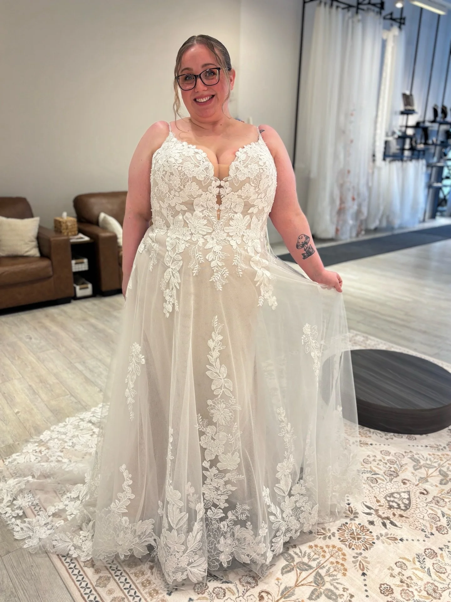 If you love the shape of a fitted dress but want that soft, floaty movement&hellip;
Enter: the cage dress 🫶✨

Fitted lining + an airy outer layer = the best of both worlds. 🥰

Dress: Reeva
#WBridals #YXE #WeddingDress #BrideToBe #CurvyBride