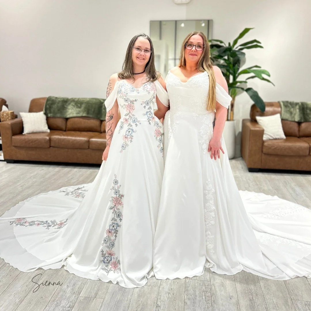 Style Sienna... two body types... two colourways... one epic impression! 😍 

#WBridals #WeddingDress #ColouredFlorals #DownWithTheGown