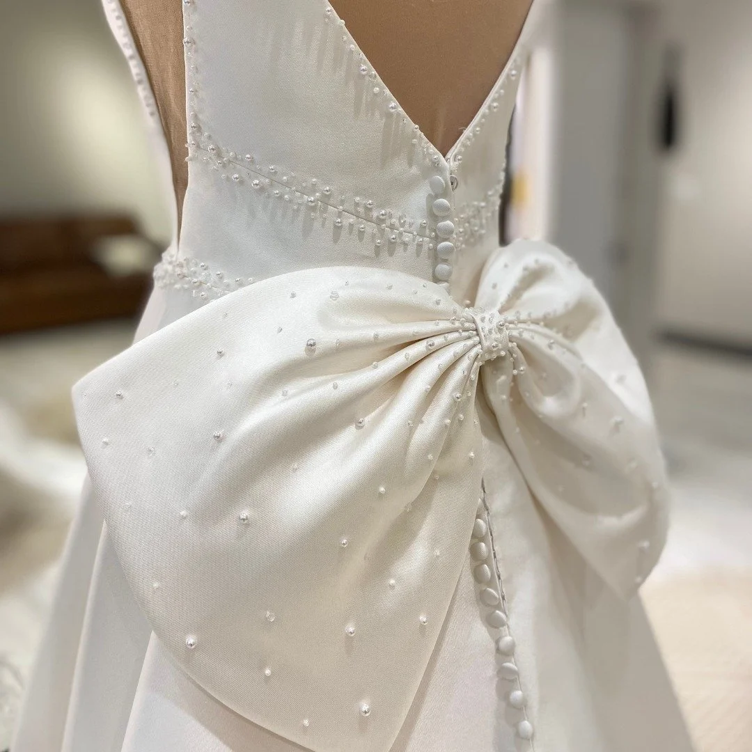 17th-Century France: The bow motif emerged as a romantic symbol during the reign of Louis XIV. Aristocrats wore bejeweled bow-shaped brooches on their clothing, often pinned near the heart, to signify being in love. 🎀&hearts;️

#WBridals #WeddingDre