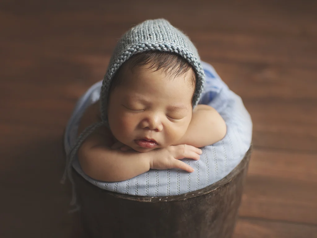 During the session I will make sure you are happy with the colour/hat choices before I use them. I want to make sure you will adore your images.