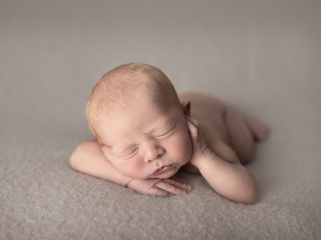 newborn-photographer-Canmore.jpg