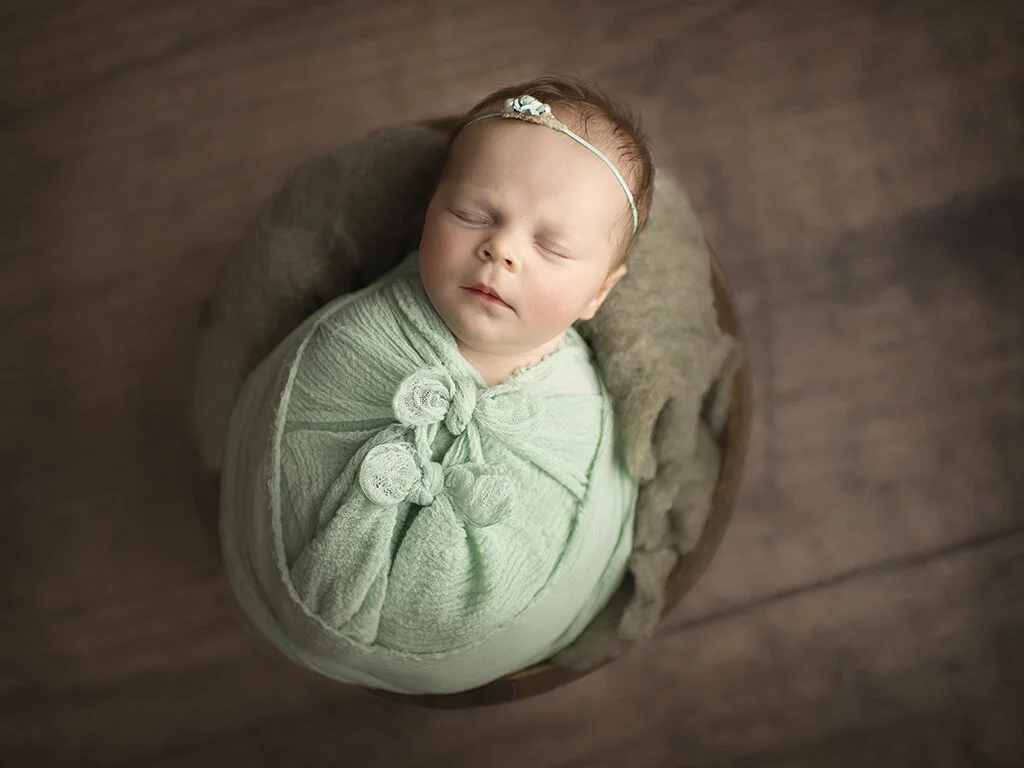 newborn-photographer-calgary.jpg