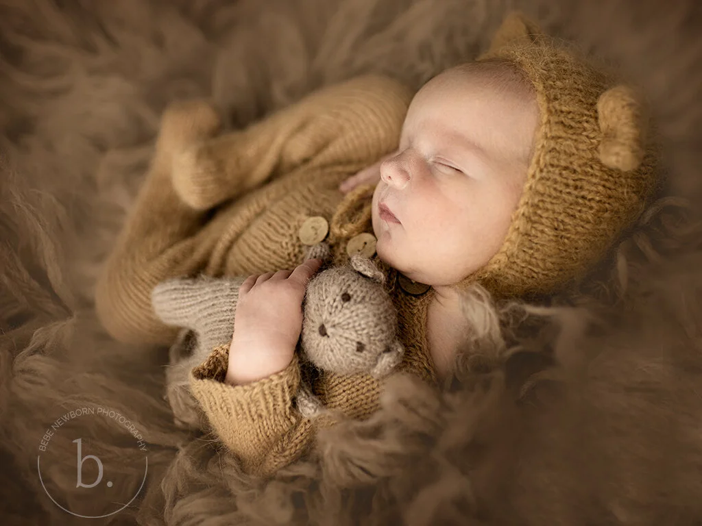 newborn-photographer-calgary.jpg
